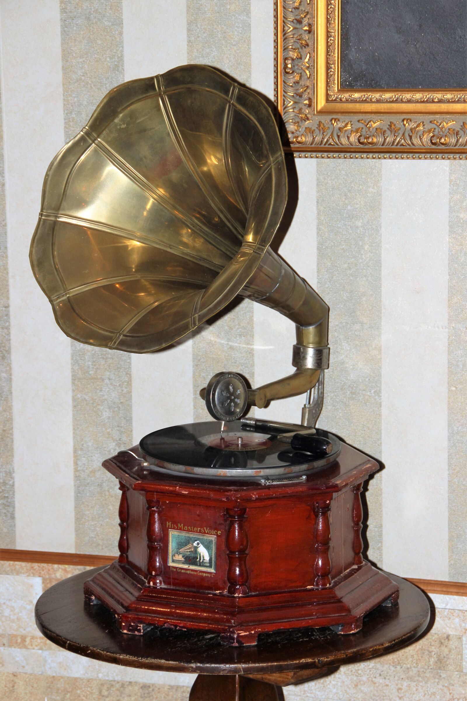 Canon EOS 600D (Rebel EOS T3i / EOS Kiss X5) sample photo. Gramophone, turntable, shellac disc photography