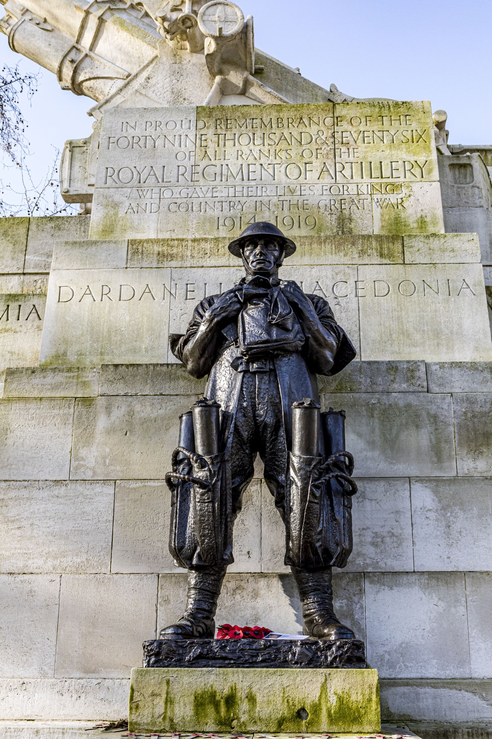 Canon EOS 5D Mark IV + Canon EF 24-70mm F2.8L USM sample photo. Soldier, statue, green park photography