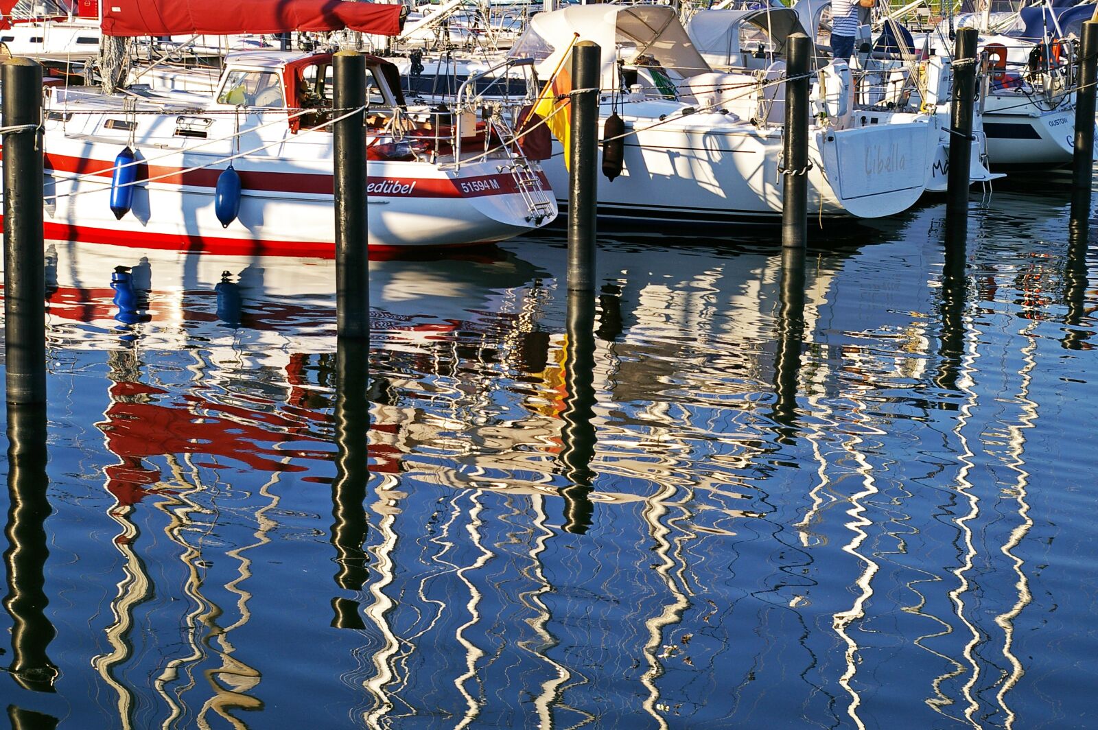 Pentax *ist DL2 sample photo. Sailing boat, marina, port photography