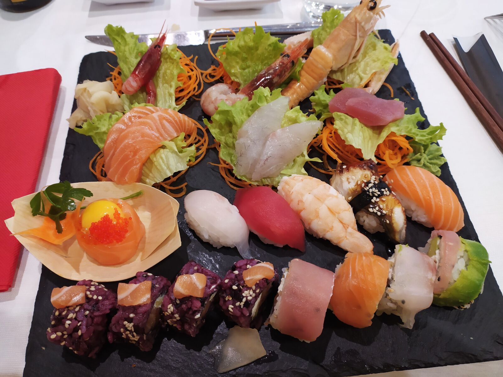 Xiaomi Redmi Note 8T sample photo. Sushi, restaurant, food photography