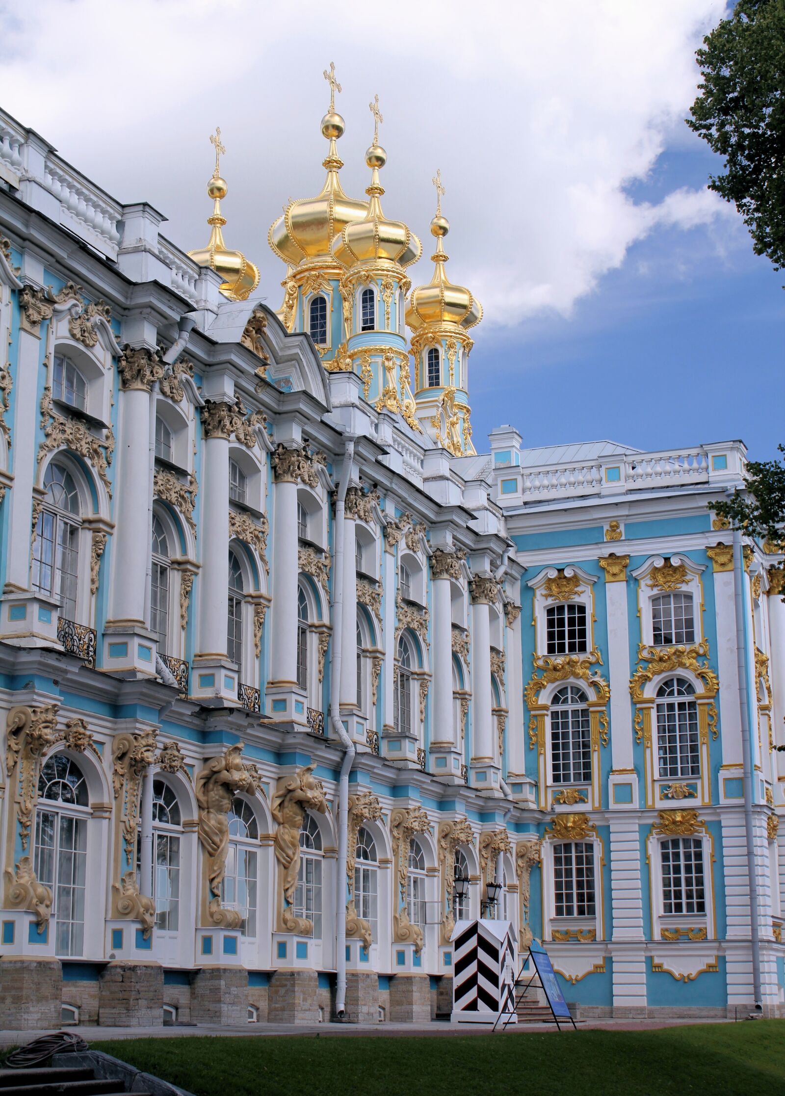 Canon EOS 550D (EOS Rebel T2i / EOS Kiss X4) sample photo. Palace, castle, architecture photography