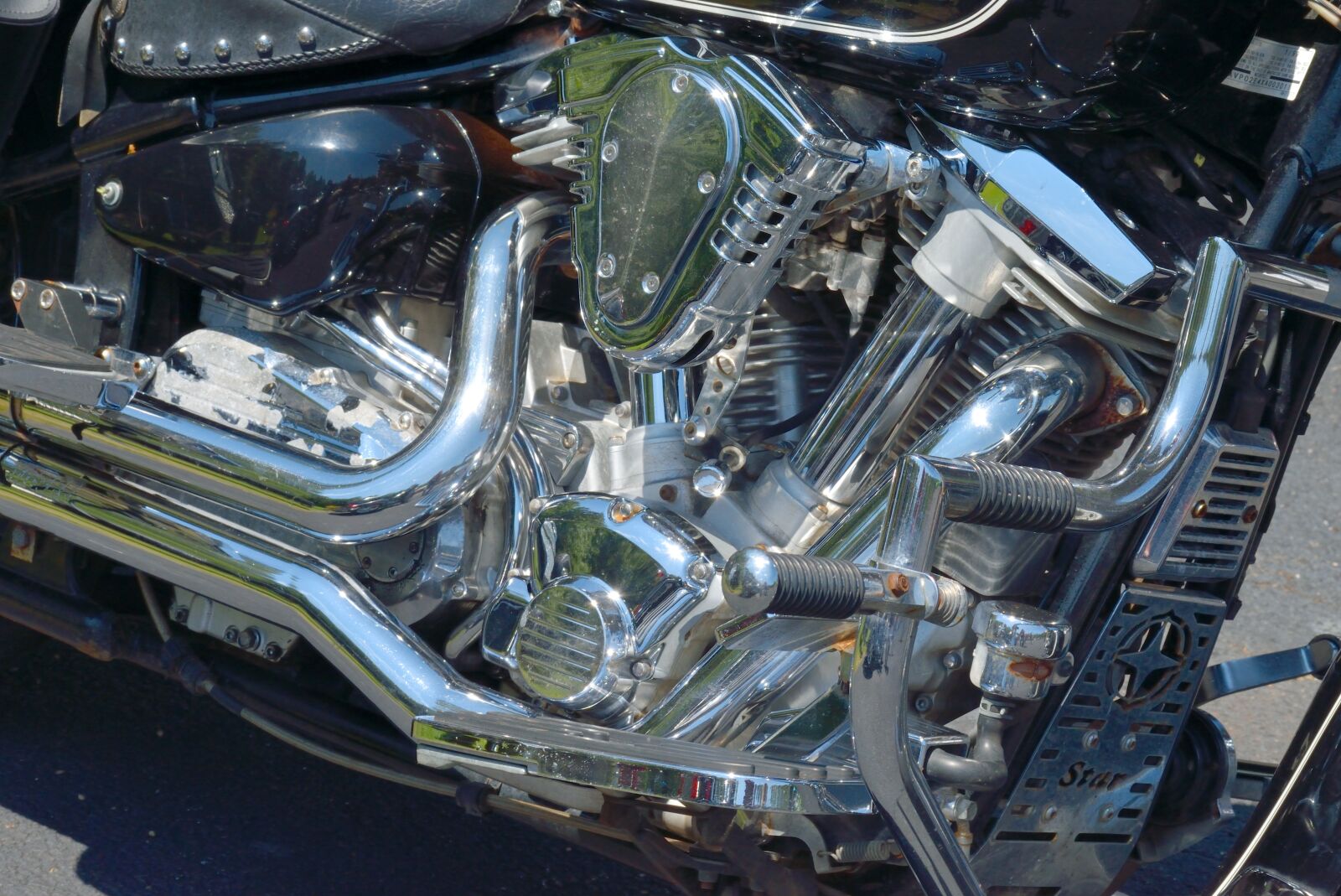 Nikon D3300 sample photo. Motorcycle engine, chopper, chrome photography