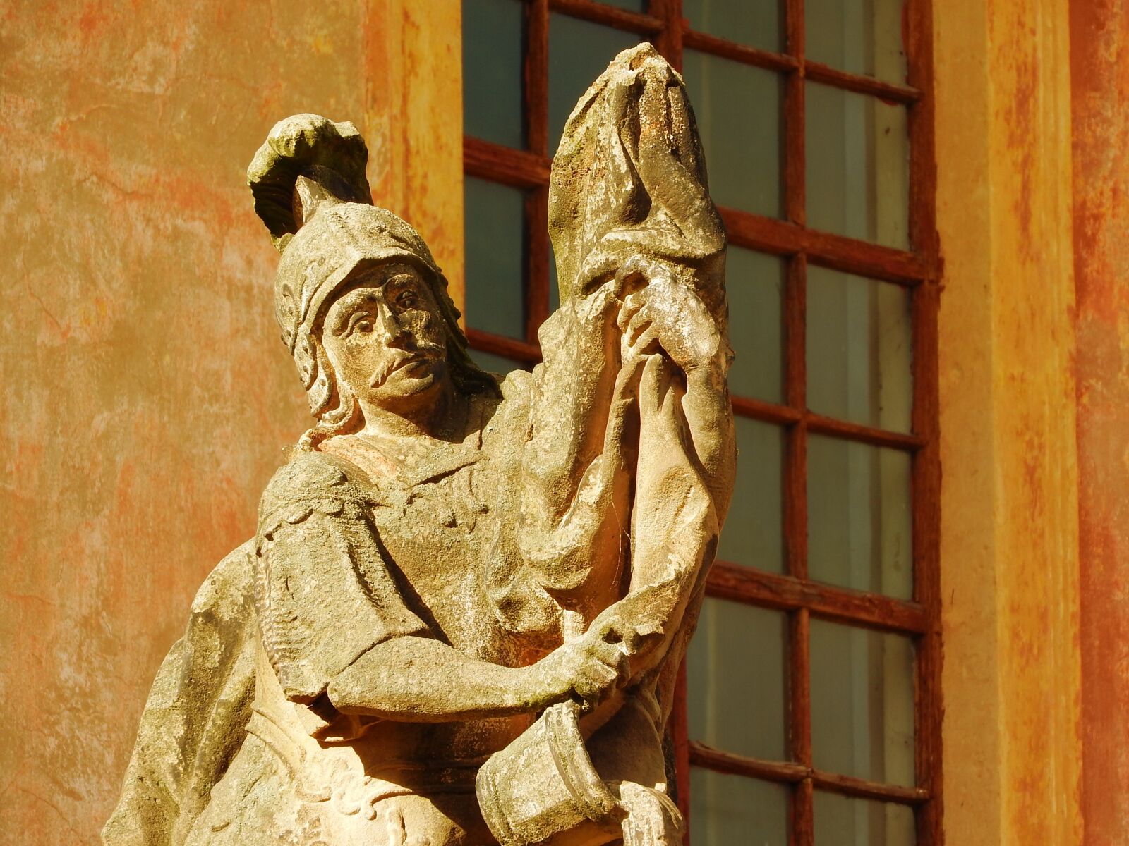 Nikon Coolpix P610 sample photo. Statue, stone, knight photography