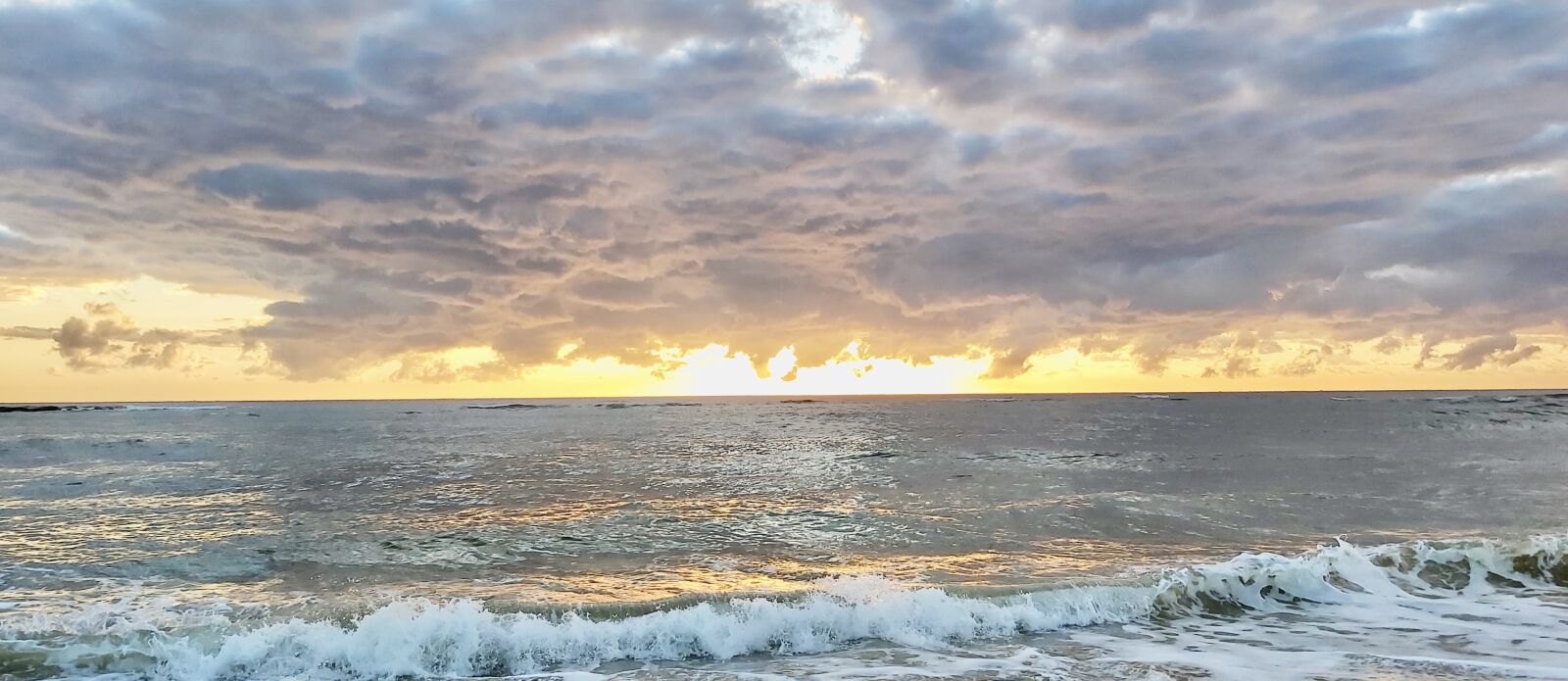 Samsung Galaxy A70 sample photo. Sunrise, beach, morning photography