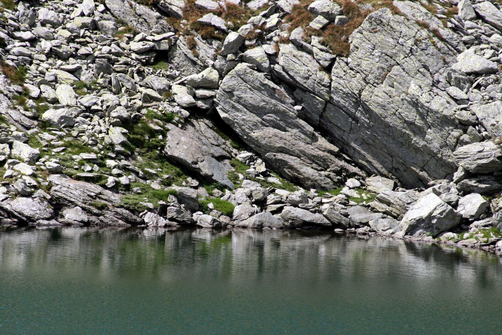 Canon EOS 400D (EOS Digital Rebel XTi / EOS Kiss Digital X) sample photo. Lake, nature, romania photography
