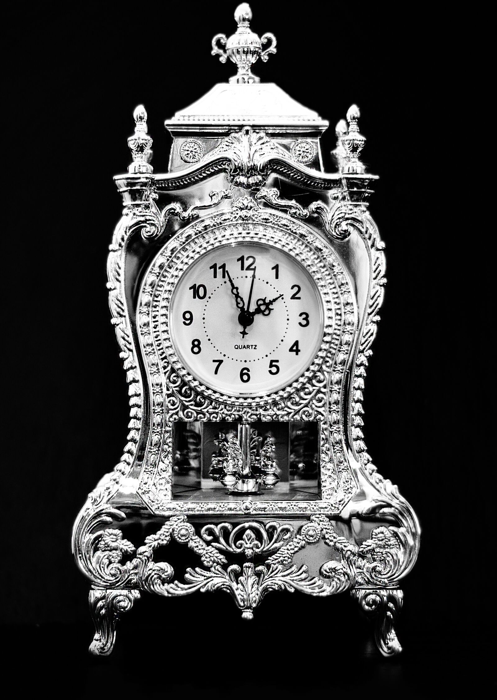 Nikon D7200 sample photo. Clock, time, silver photography