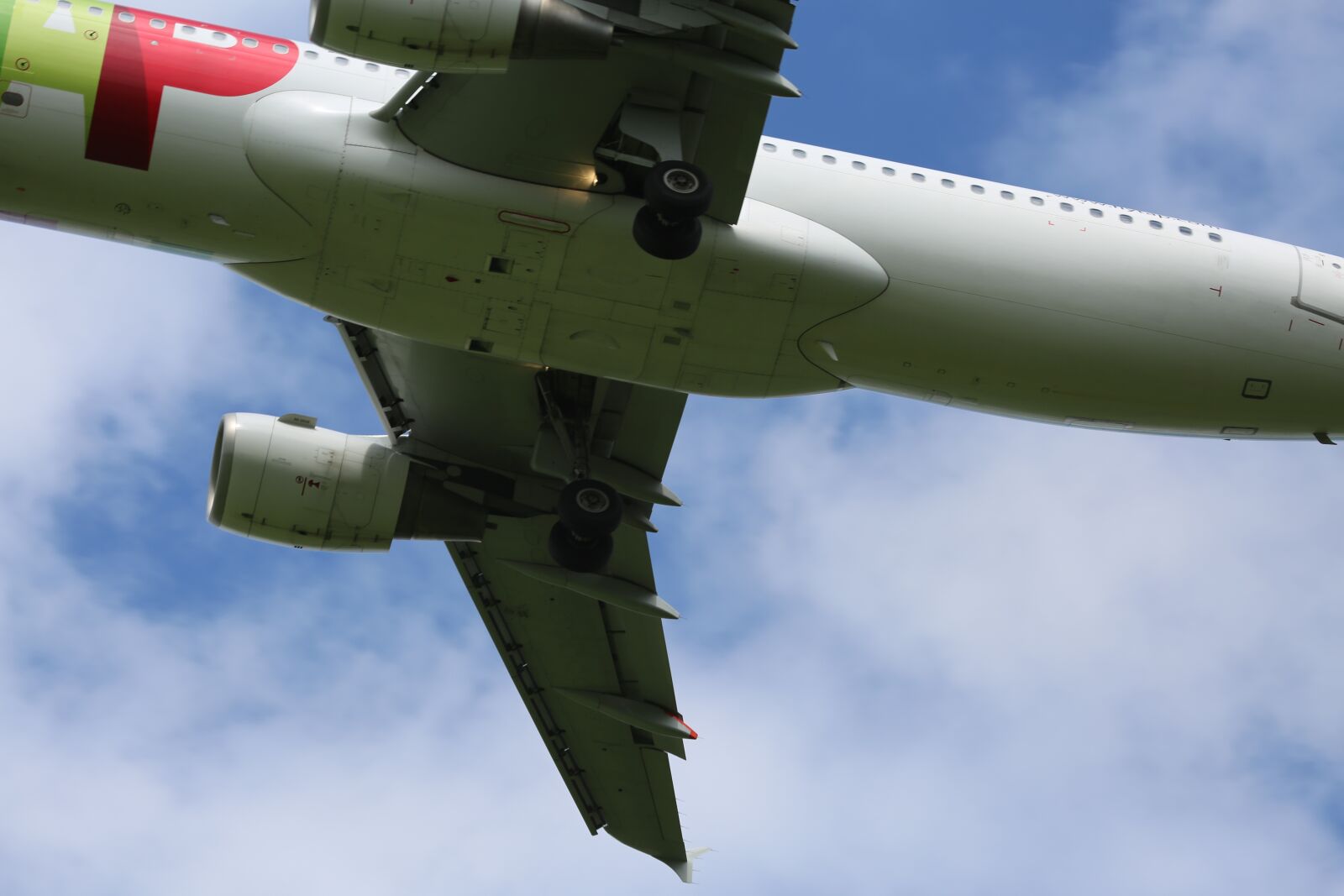 Canon EF 100-400mm F4.5-5.6L IS USM sample photo. Aircraft, flying, travel photography