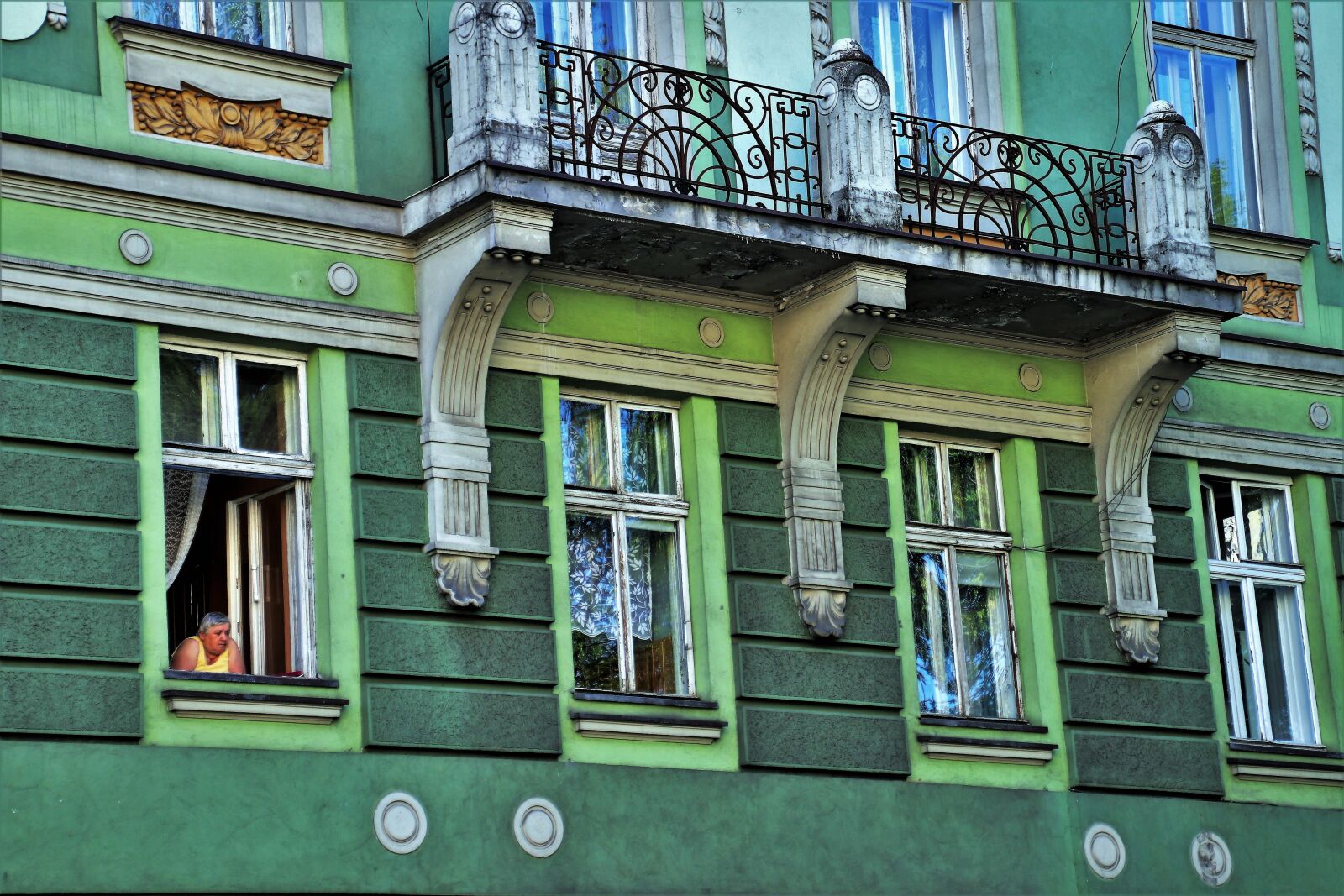Canon EOS 80D sample photo. Old house, facade, old photography