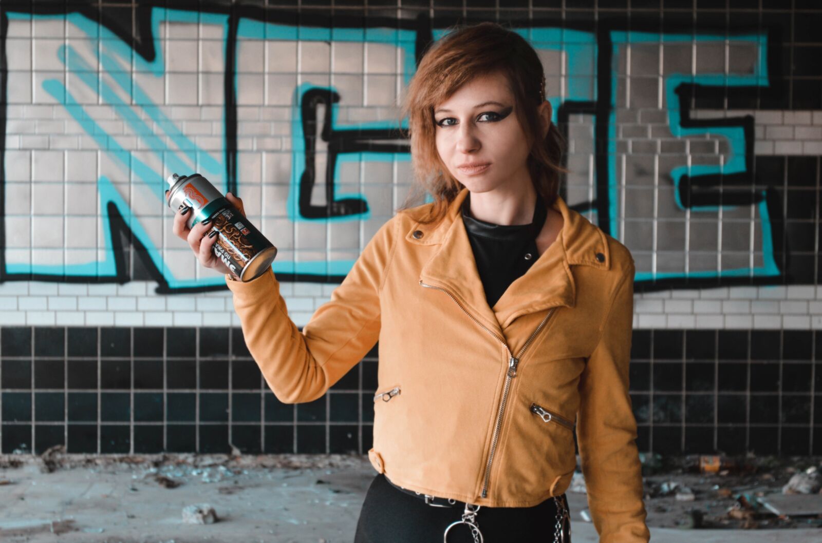 Nikon D3200 sample photo. Graffiti, girl, vandal photography