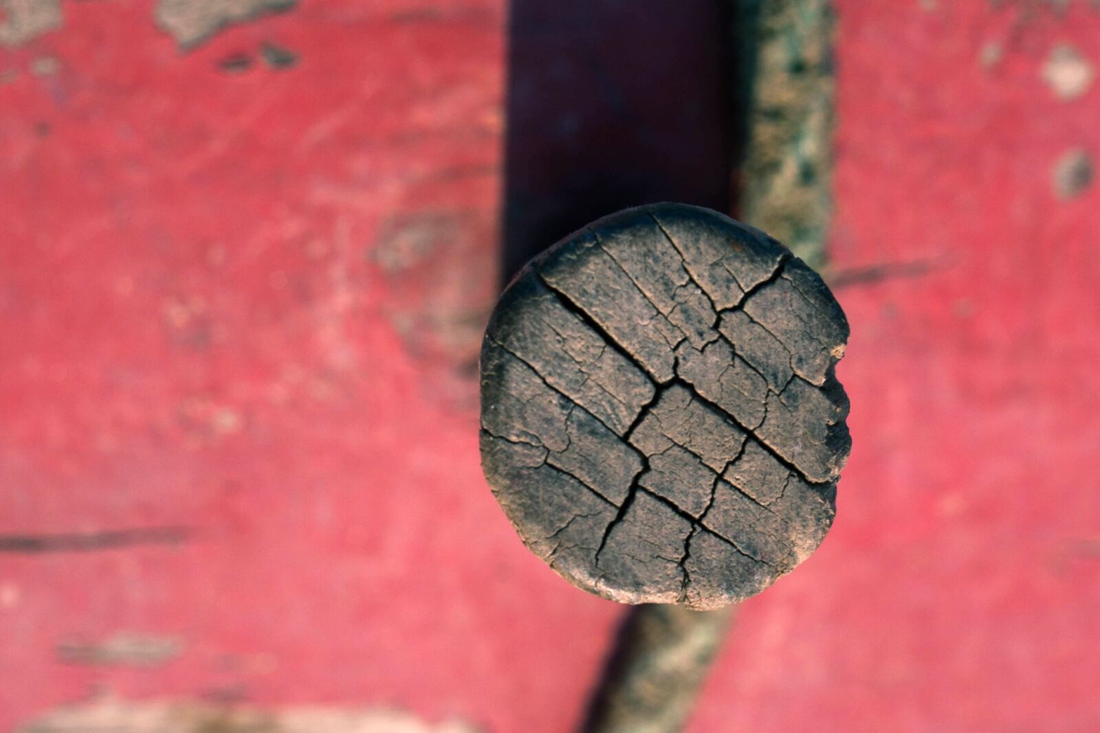 Canon EF 35mm F2 sample photo. Red, crack, rope photography