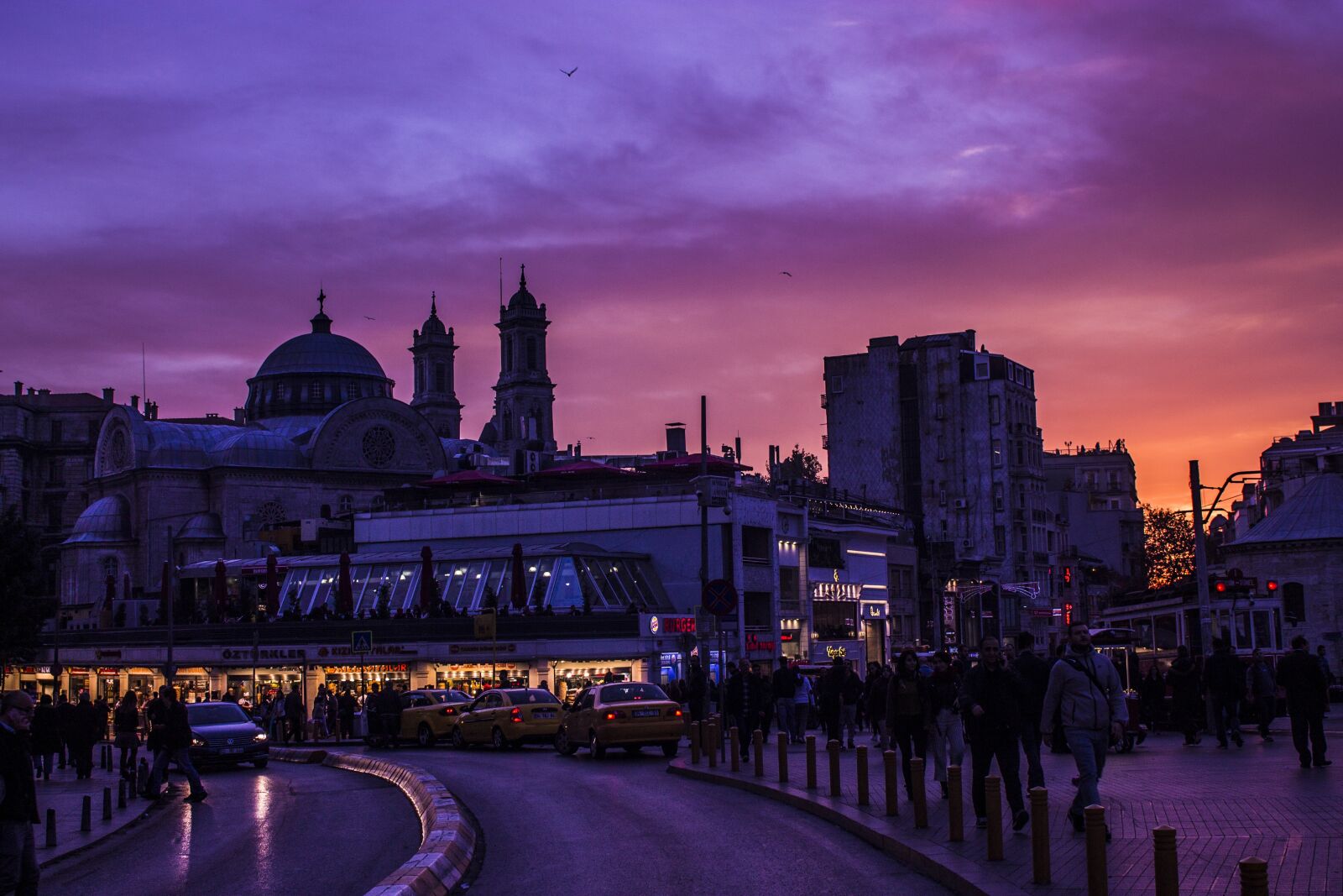 Canon EOS 1100D (EOS Rebel T3 / EOS Kiss X50) sample photo. Taksim, istiklal street, beyo photography