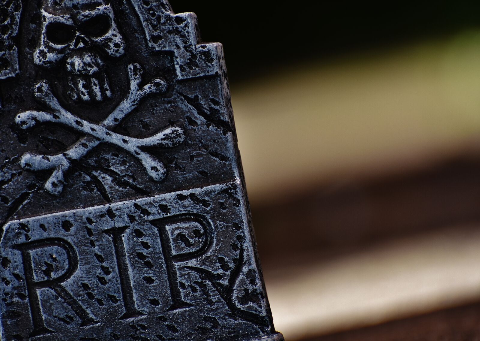 Nikon D7200 sample photo. Halloween, tombstone, grey photography