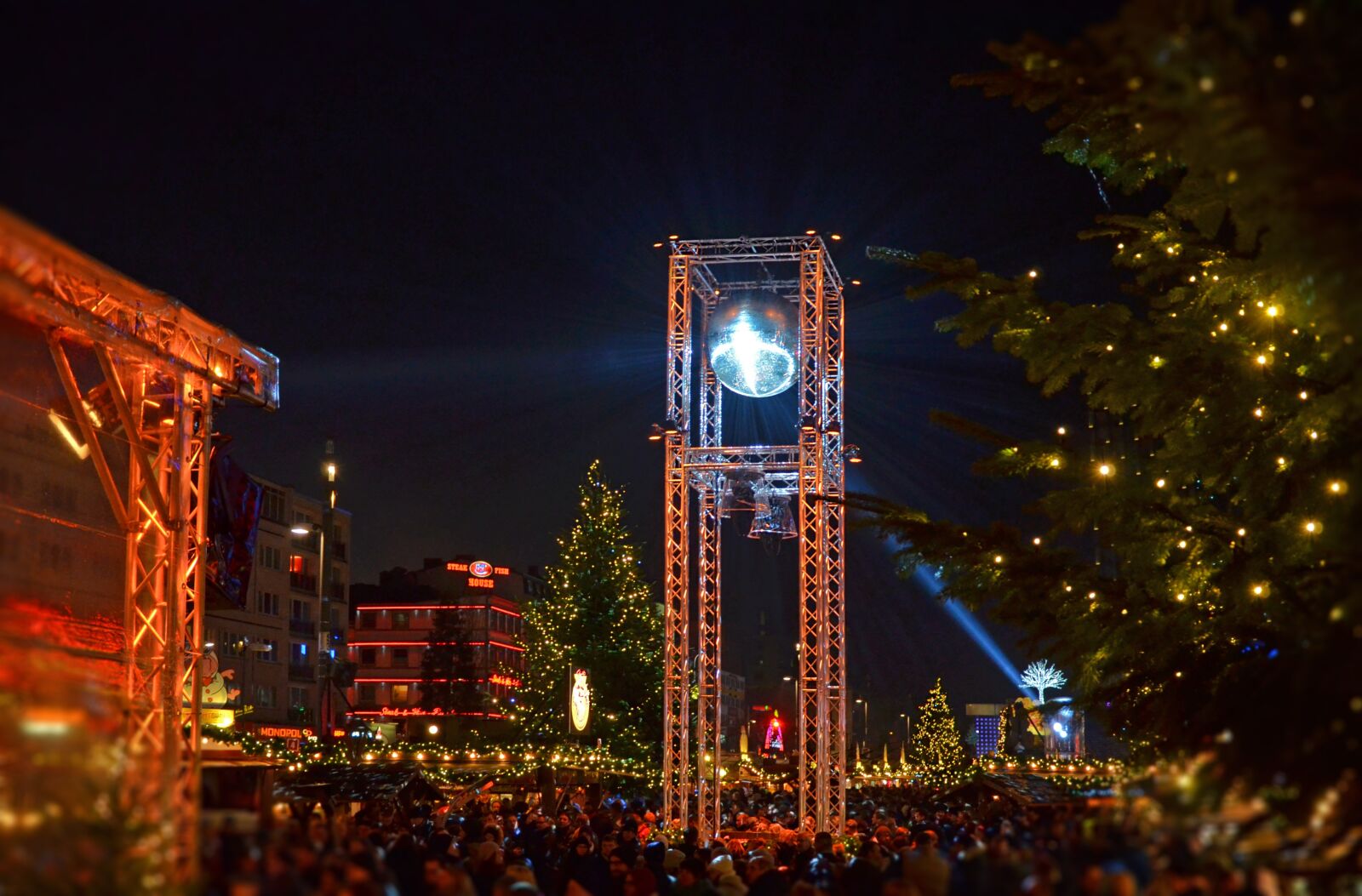Nikon D5100 sample photo. Christmas market, st pauli photography
