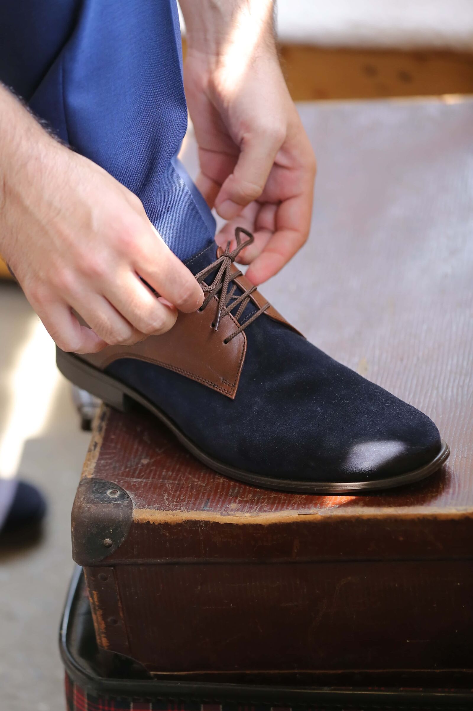 Canon EOS 5D Mark III sample photo. Leather, shoe, blue, shoelace photography