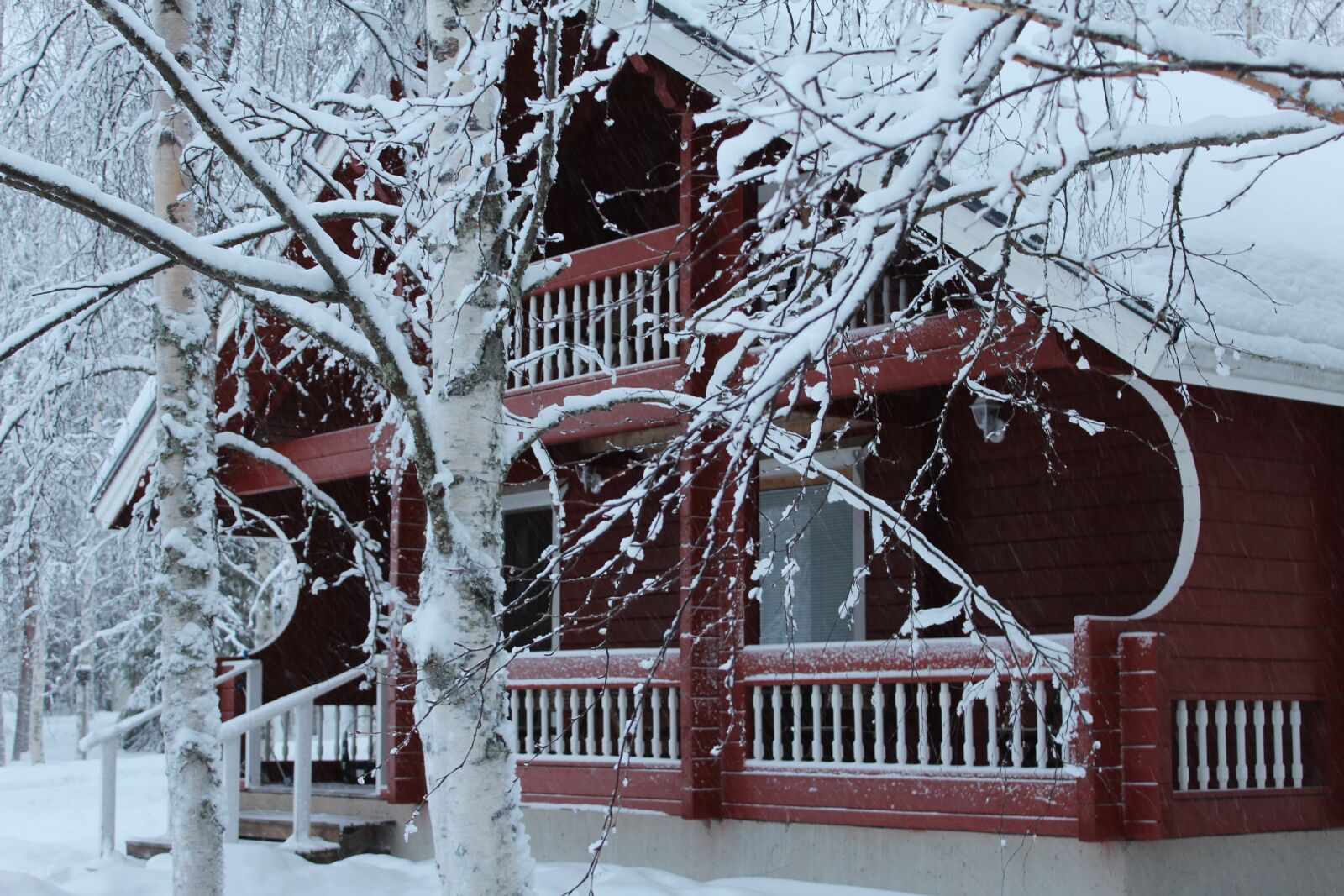 Canon EOS 1200D (EOS Rebel T5 / EOS Kiss X70 / EOS Hi) sample photo. Chalet, finland, forest photography