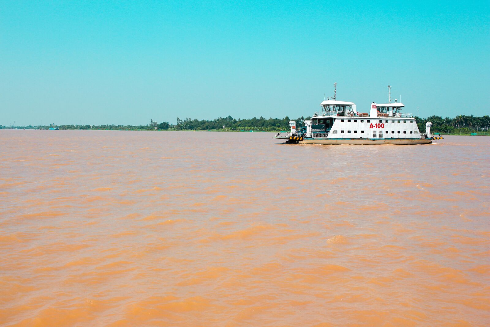 Canon EF-S 24mm F2.8 STM sample photo. Ferry, wave, water photography