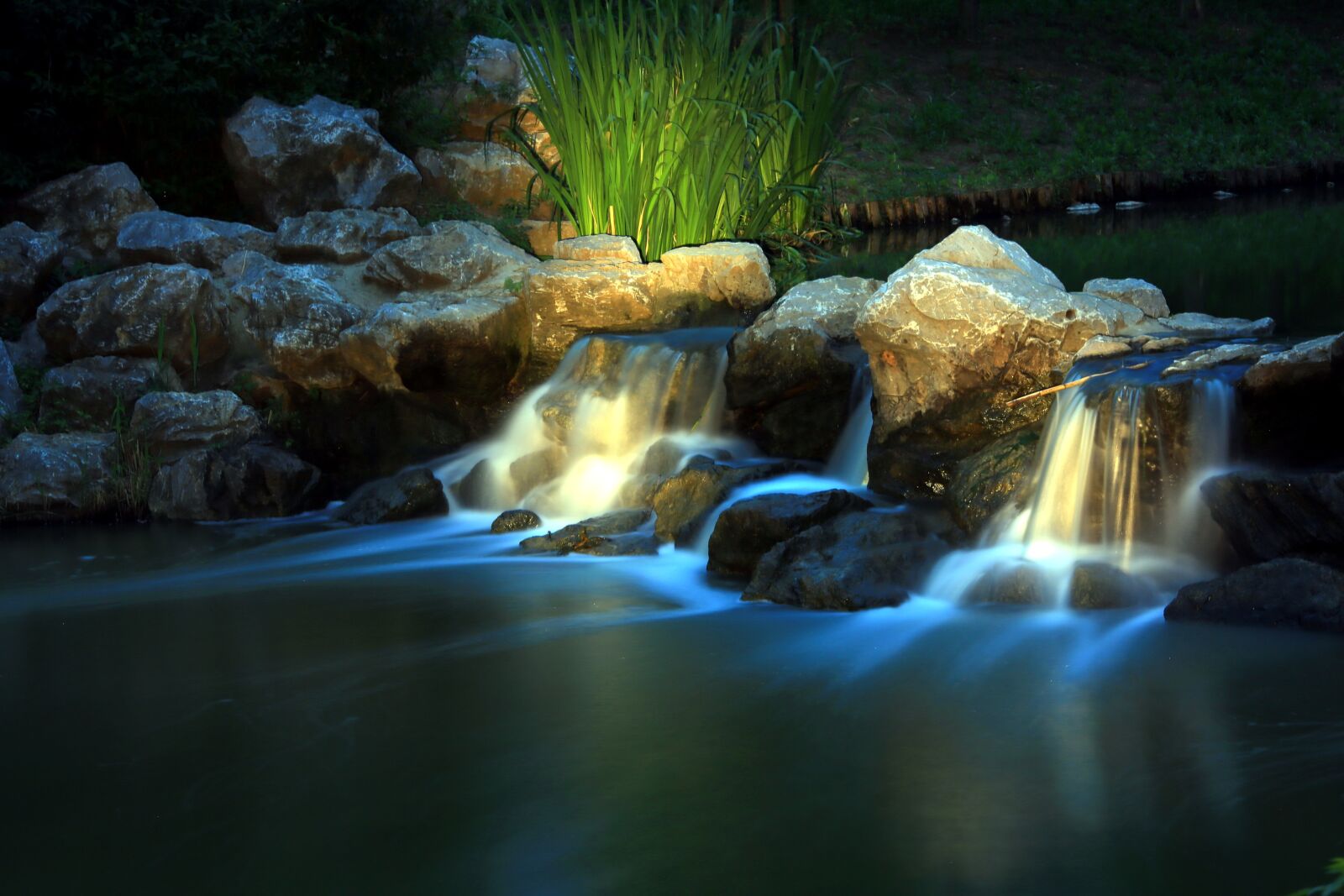 Canon EOS 5D Mark III sample photo. Green, water, stone photography