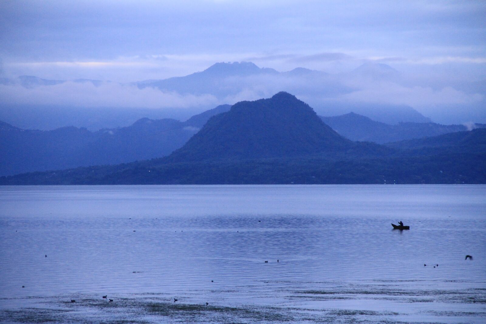 Canon EOS 7D sample photo. Landscape, lake, clouds photography