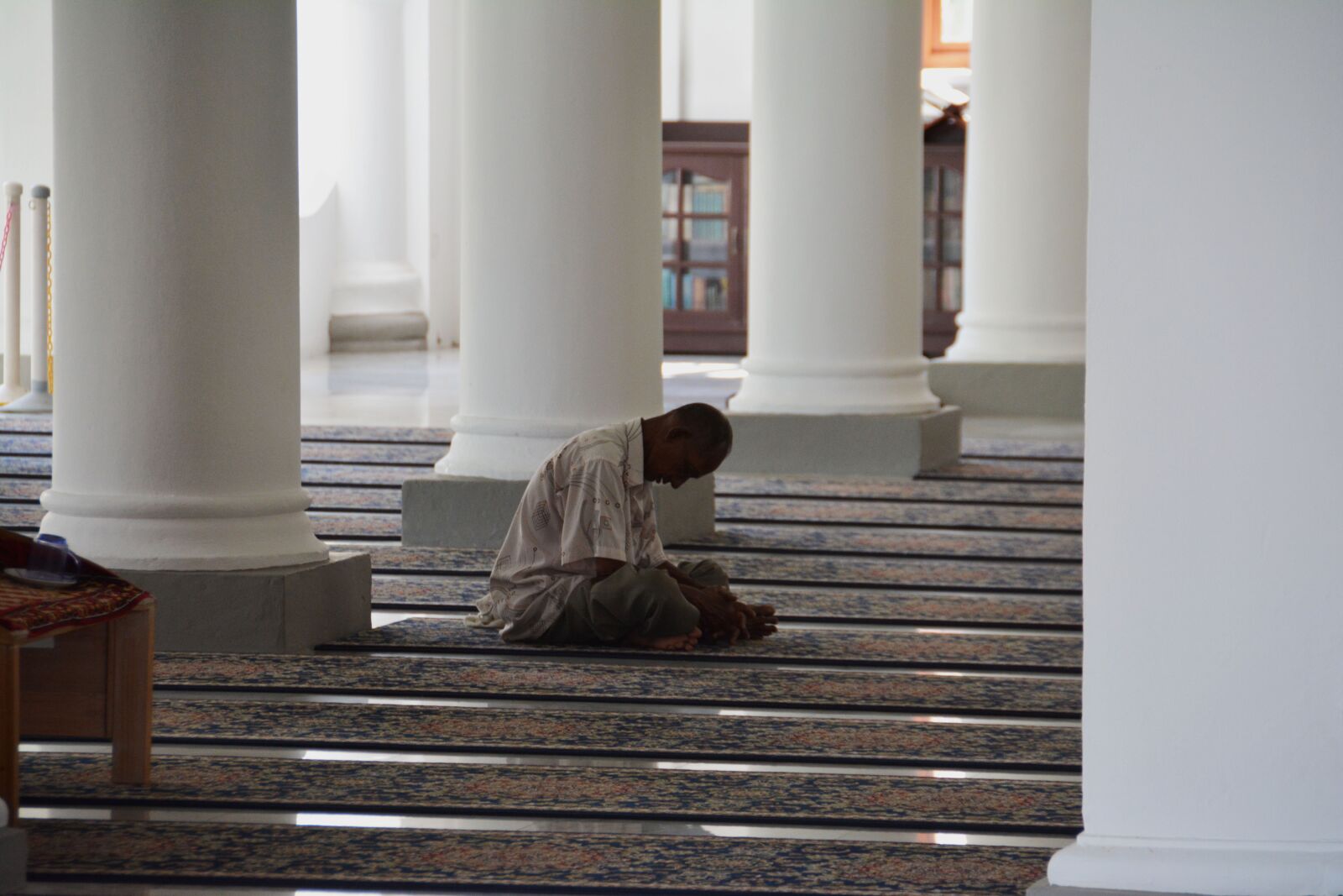 Nikon D5200 sample photo. Mosque, praying, muslim photography