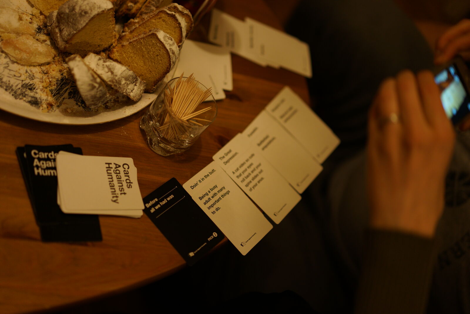 Sony a7 II + Sony Sonnar T* FE 55mm F1.8 ZA sample photo. Cards against humanity photography