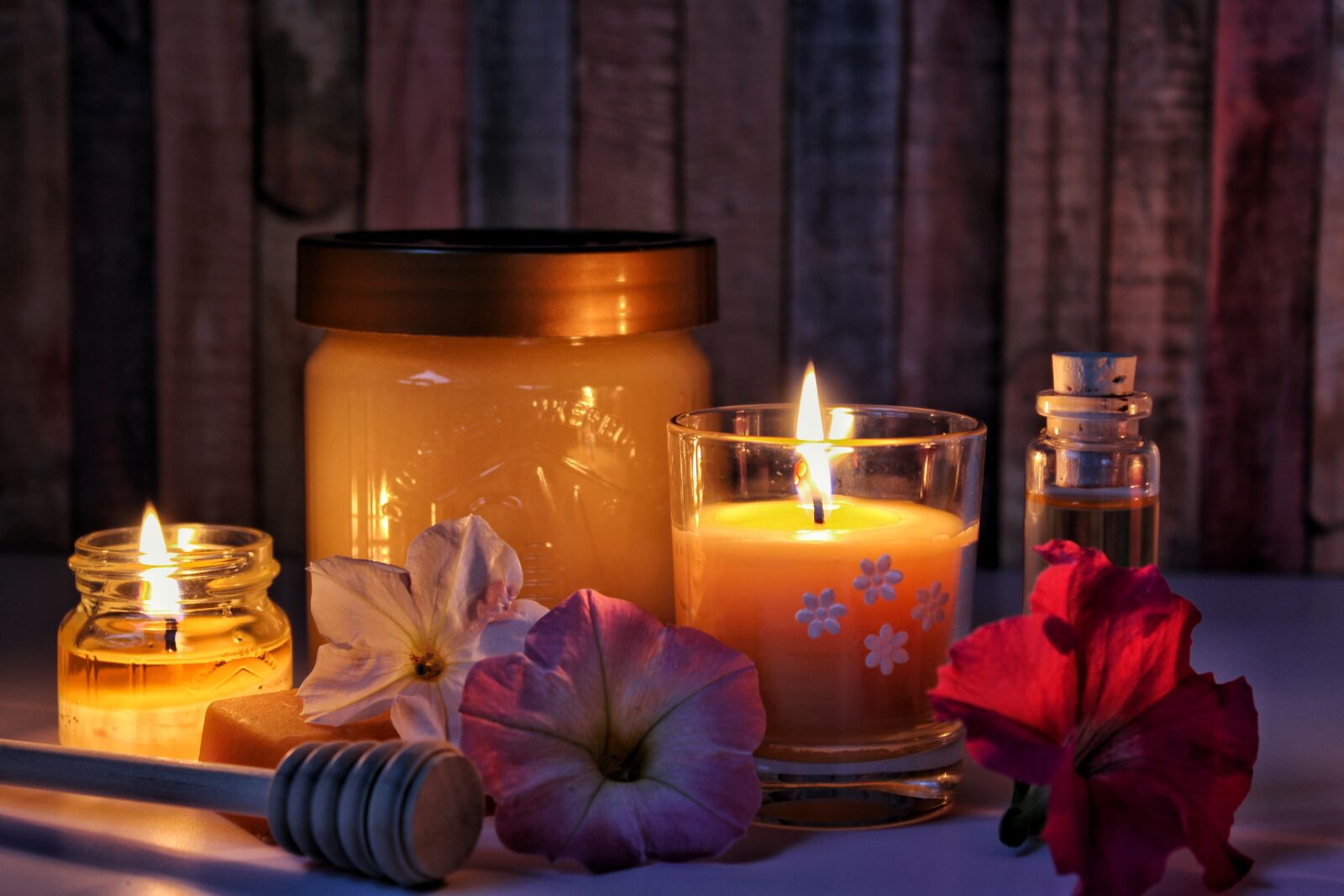 Canon EOS 1300D (EOS Rebel T6 / EOS Kiss X80) sample photo. Honey, beeswax, beeswax candle photography