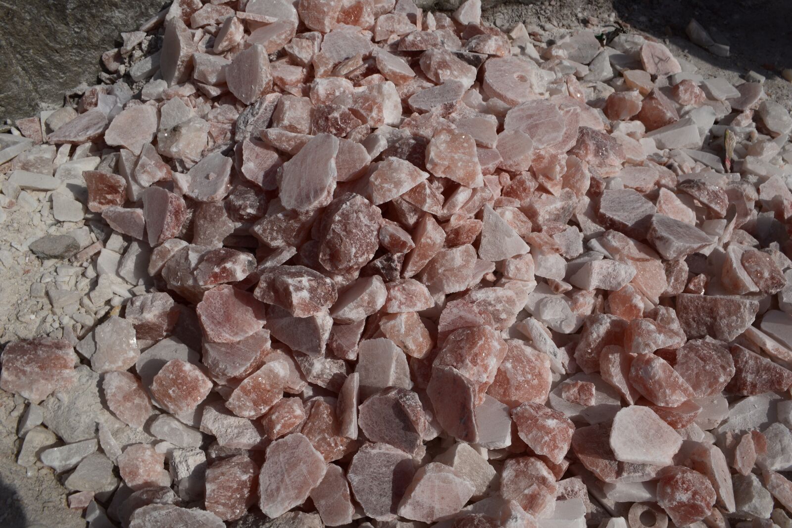 Nikon D3300 sample photo. Lots of rock salt photography