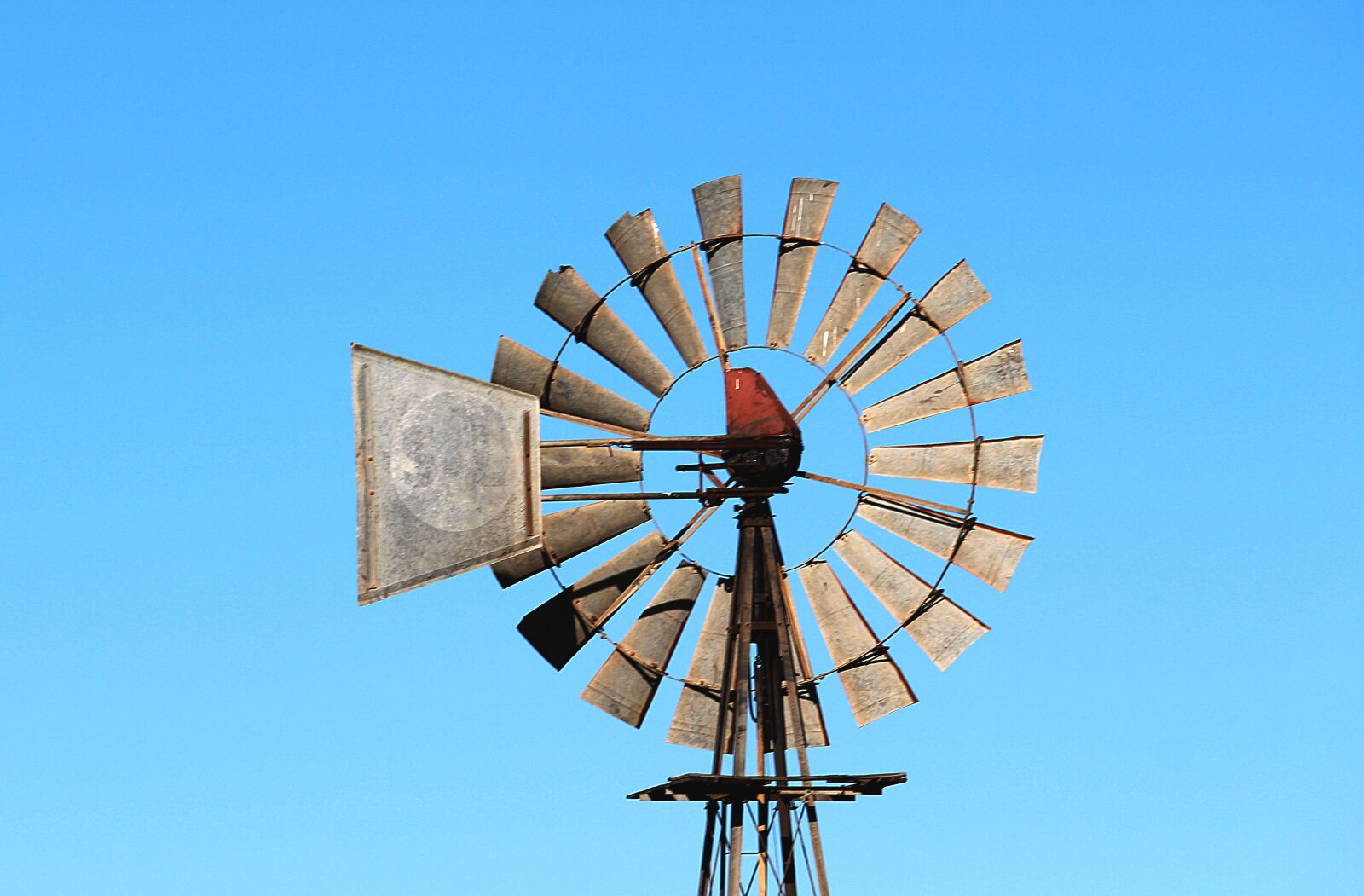 Canon EOS 650D (EOS Rebel T4i / EOS Kiss X6i) sample photo. Pinwheel, wind power, energy photography