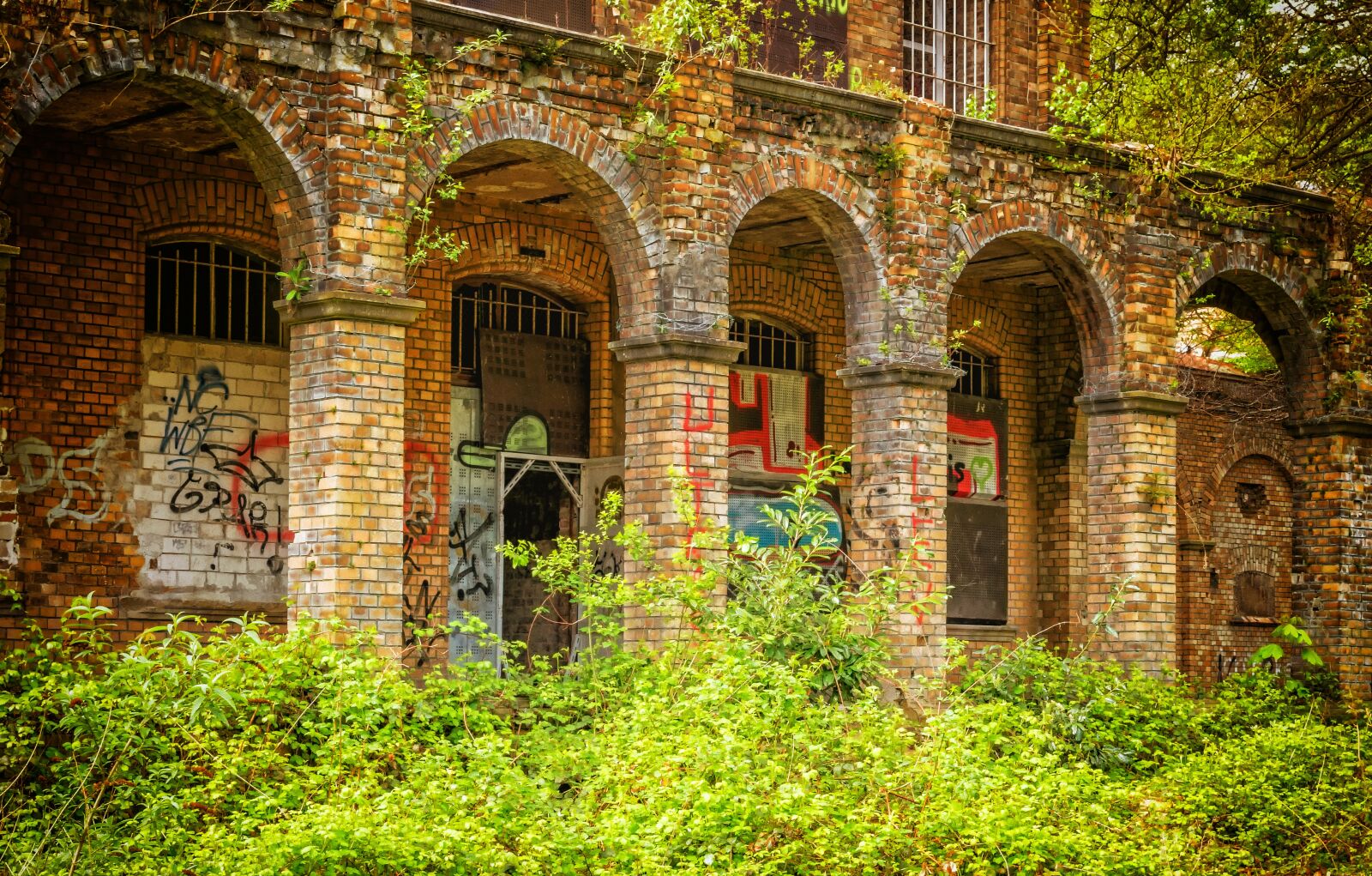 Nikon D3300 sample photo. Lost places, wall, house photography
