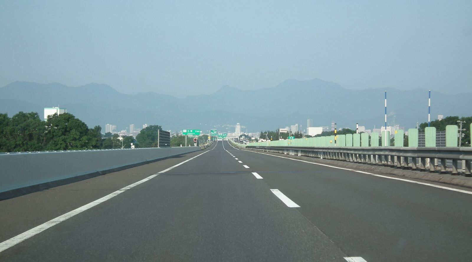 FujiFilm FinePix HS10 (FinePix HS11) sample photo. High speed road, get photography