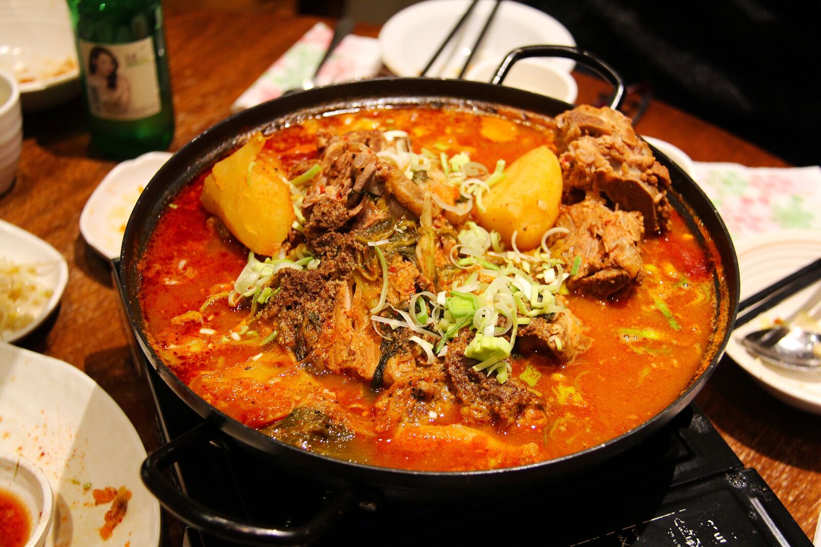 Canon EF-S 18-200mm F3.5-5.6 IS sample photo. Delicious, korean, food photography