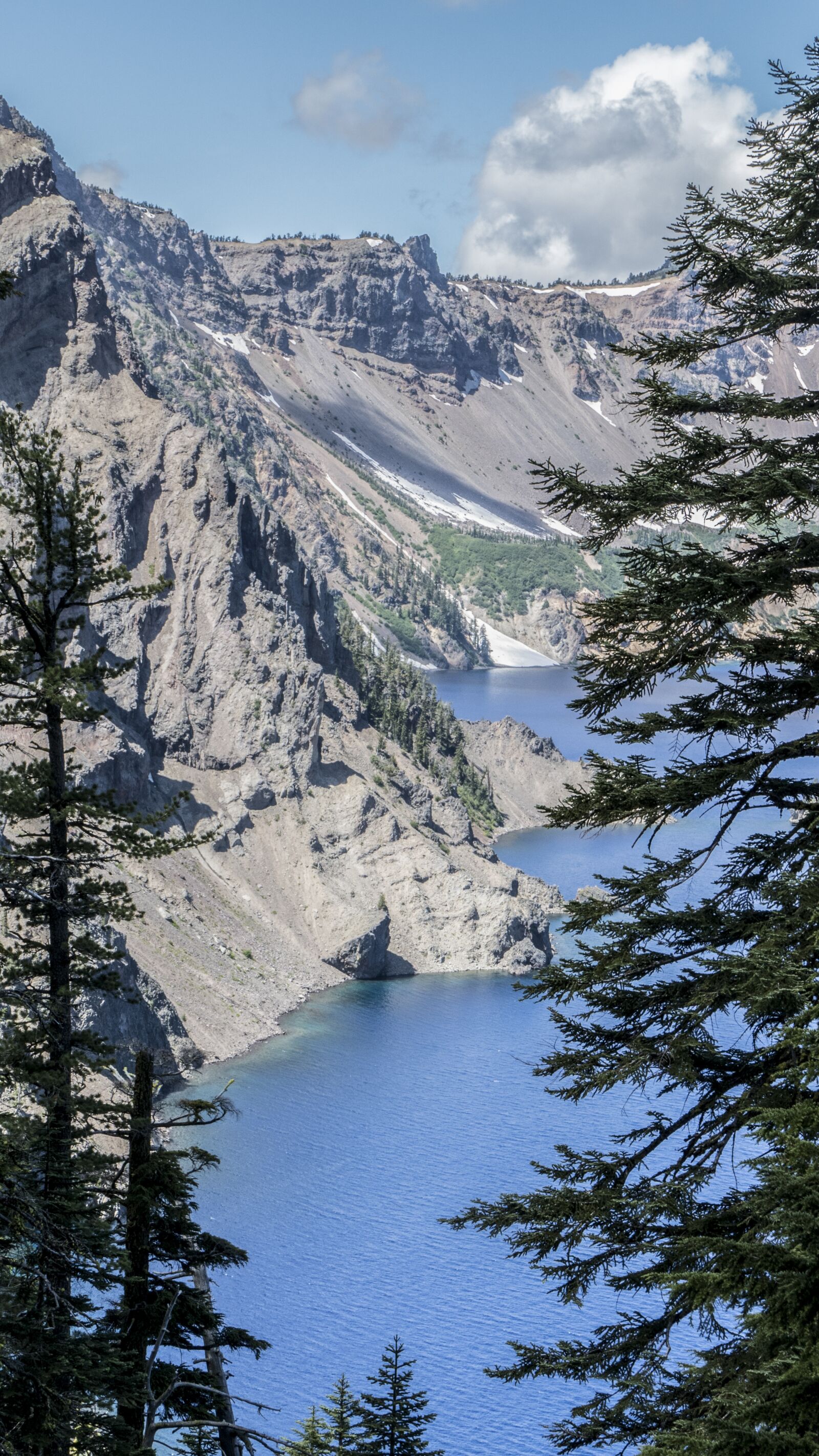 Panasonic Lumix DMC-FZ1000 sample photo. Crater lake, mountains, scenic photography