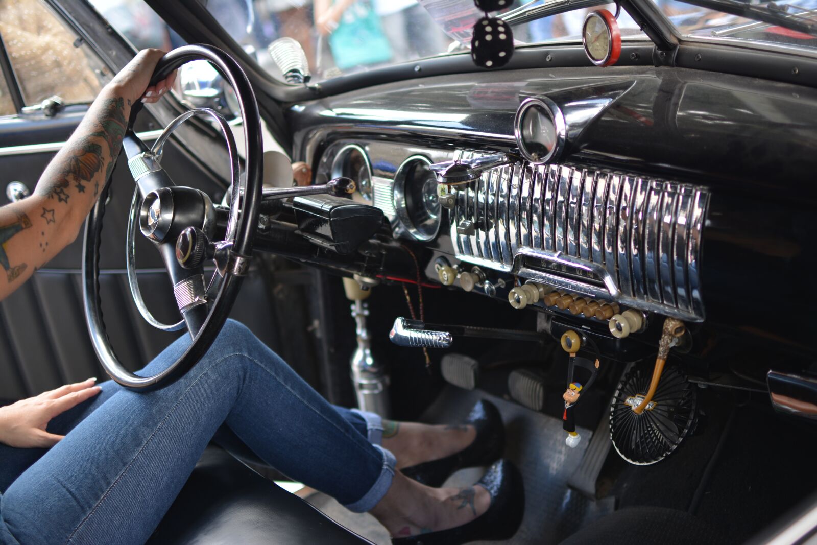 Nikon D5200 sample photo. Old car, pinup, rocky photography