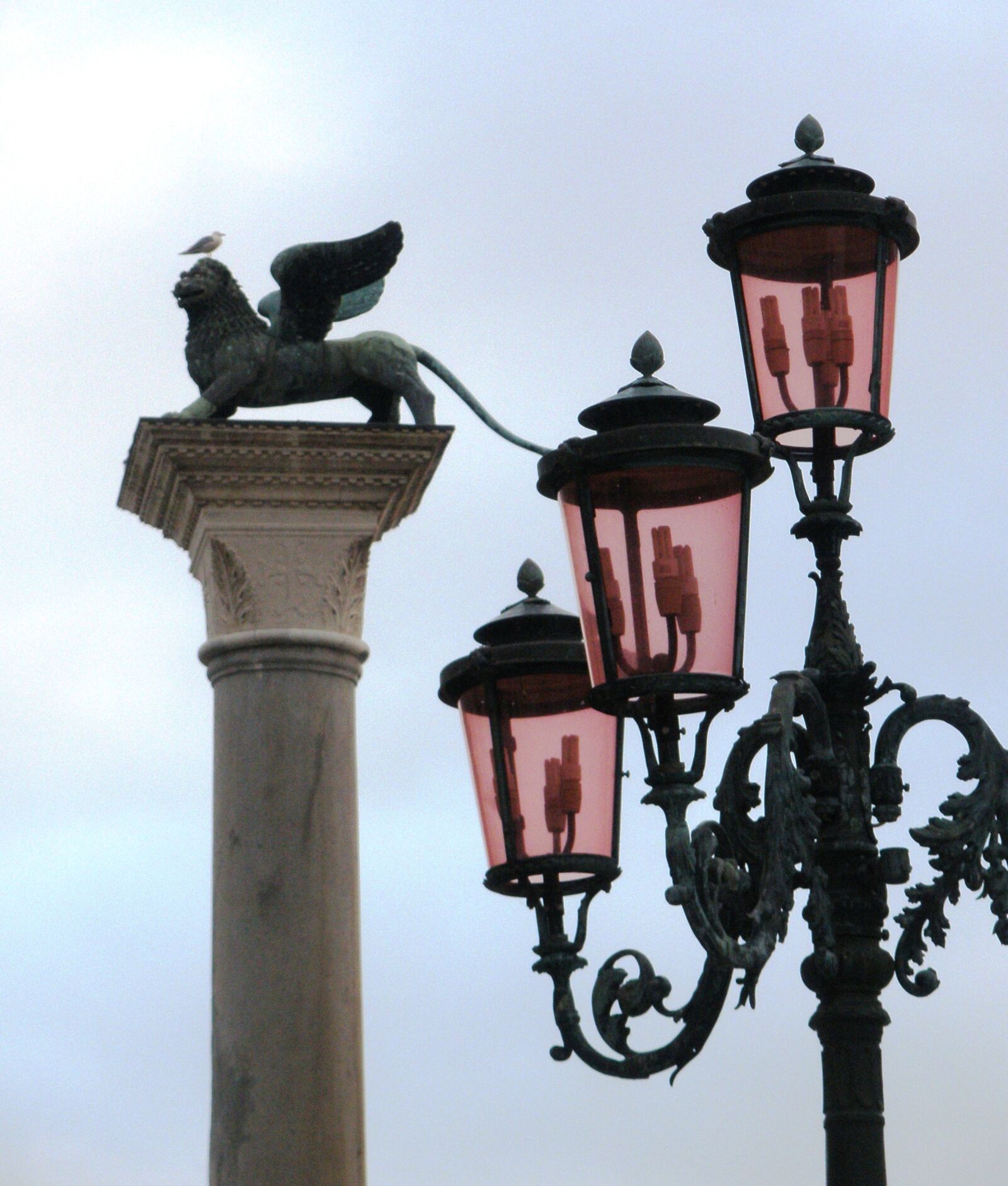 Olympus FE340,X855,C560 sample photo. Venice, leon, italy photography