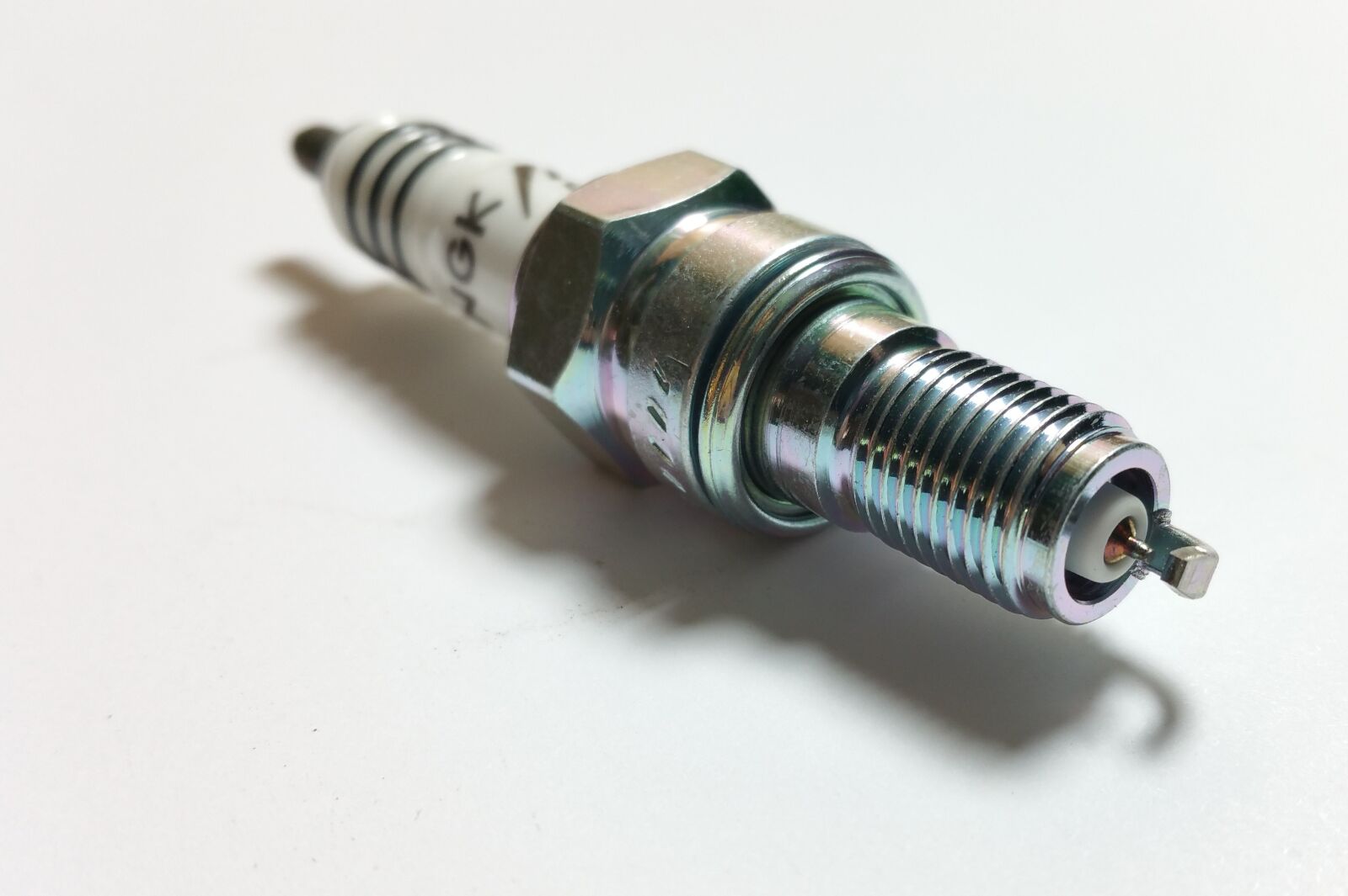 Samsung Galaxy Note4 sample photo. Spark plug, iridium, metal photography
