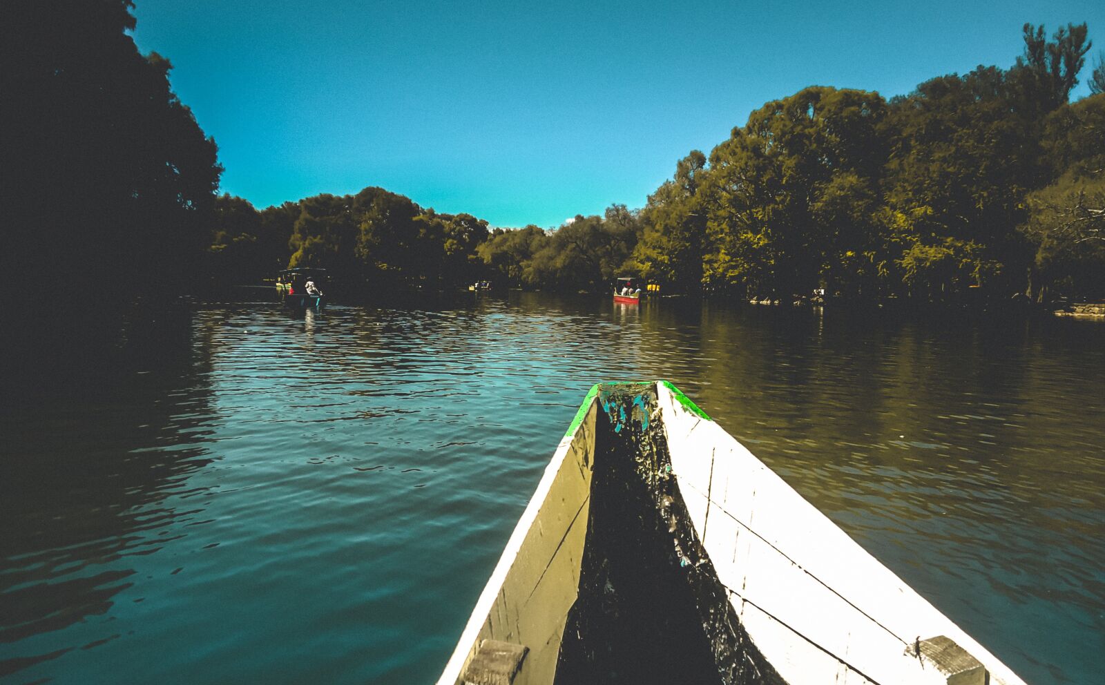 Sony Cyber-shot DSC-W320 sample photo. Boat, lake, water photography