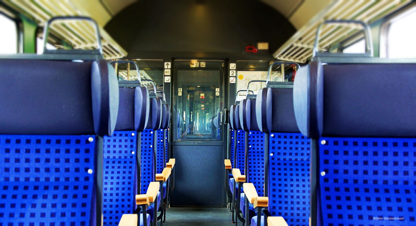 Nikon D5300 sample photo. Train, stuttgart, vehicles photography