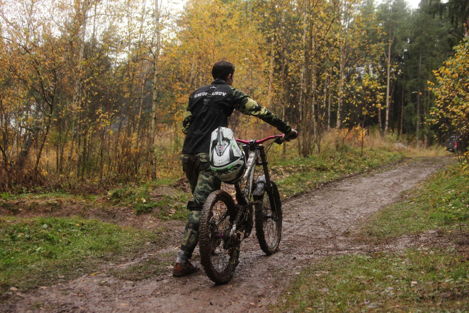 Canon EOS 600D (Rebel EOS T3i / EOS Kiss X5) sample photo. Cycling, sports, autumn photography