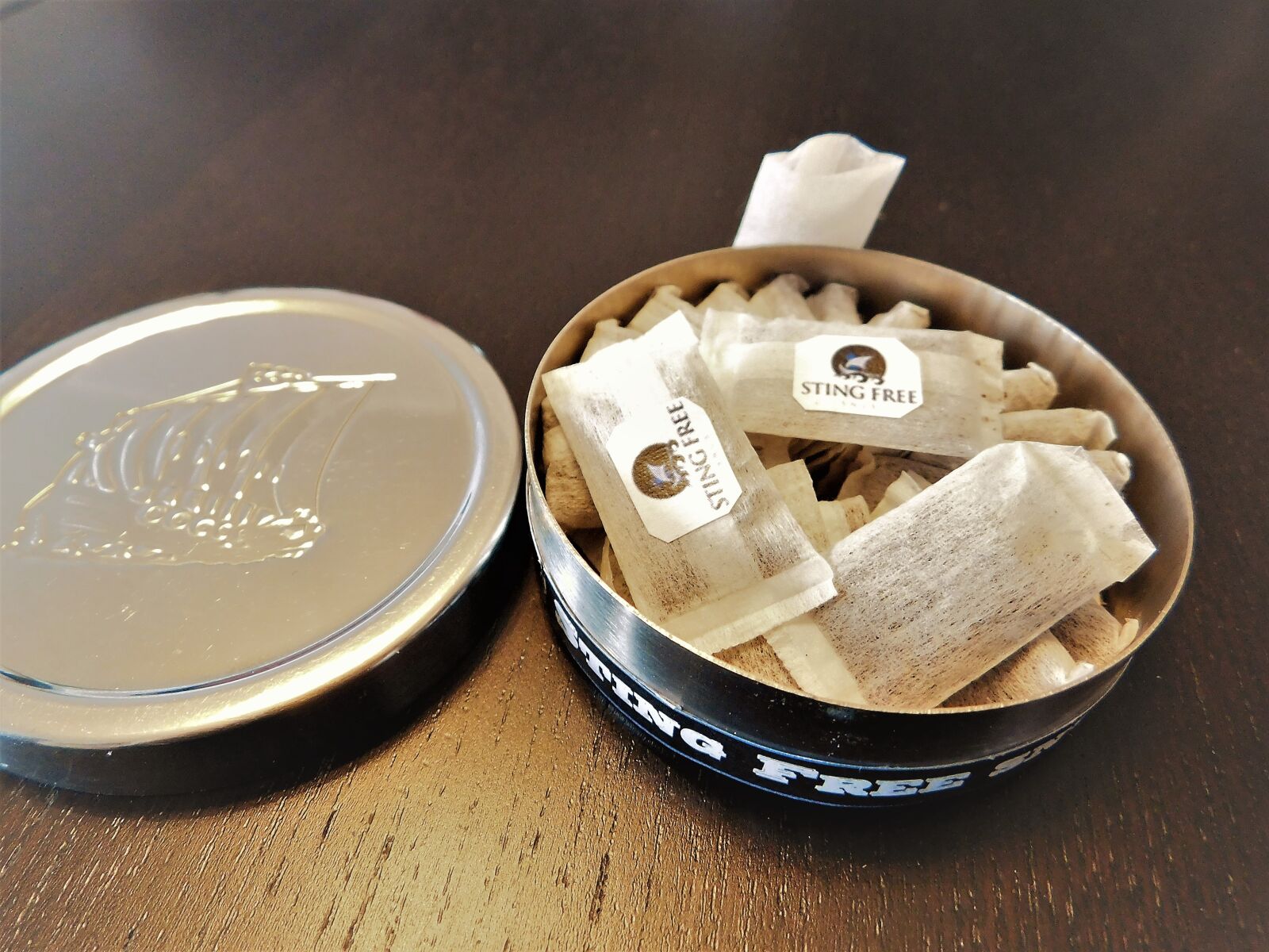 Nikon Coolpix L840 sample photo. Snuff, sniff, portion snus photography