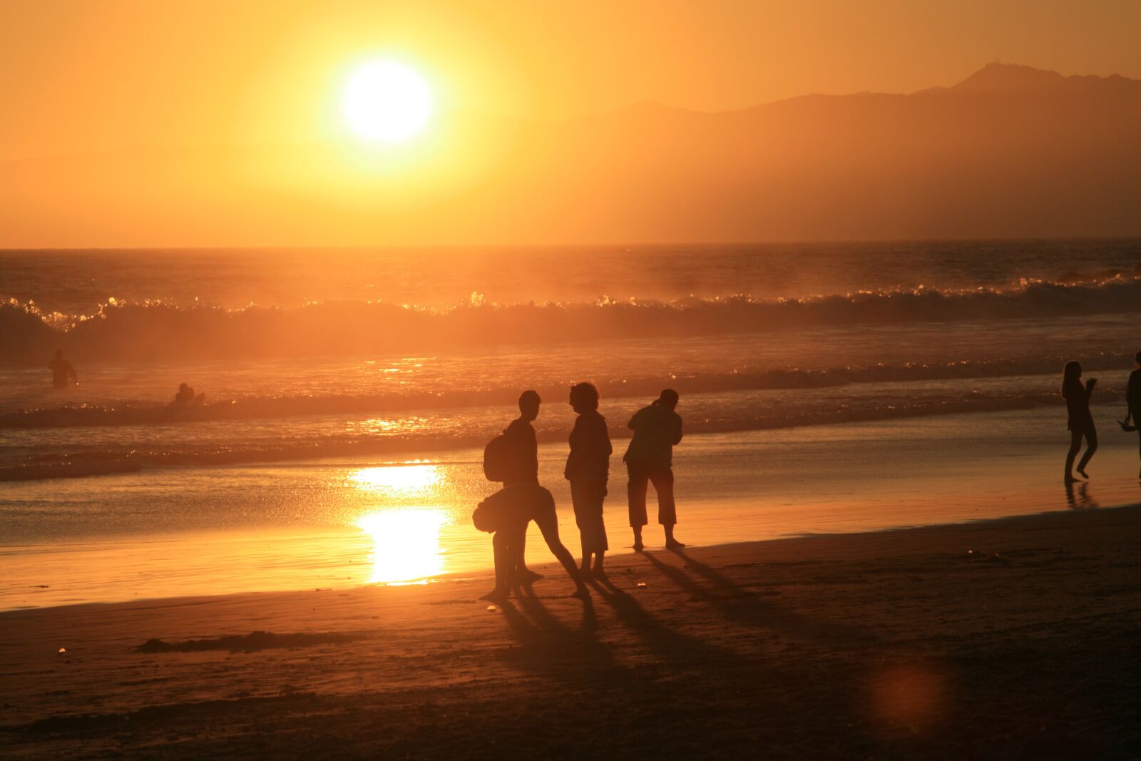 Canon EOS 400D (EOS Digital Rebel XTi / EOS Kiss Digital X) sample photo. Sunset, silhouettes, evening photography