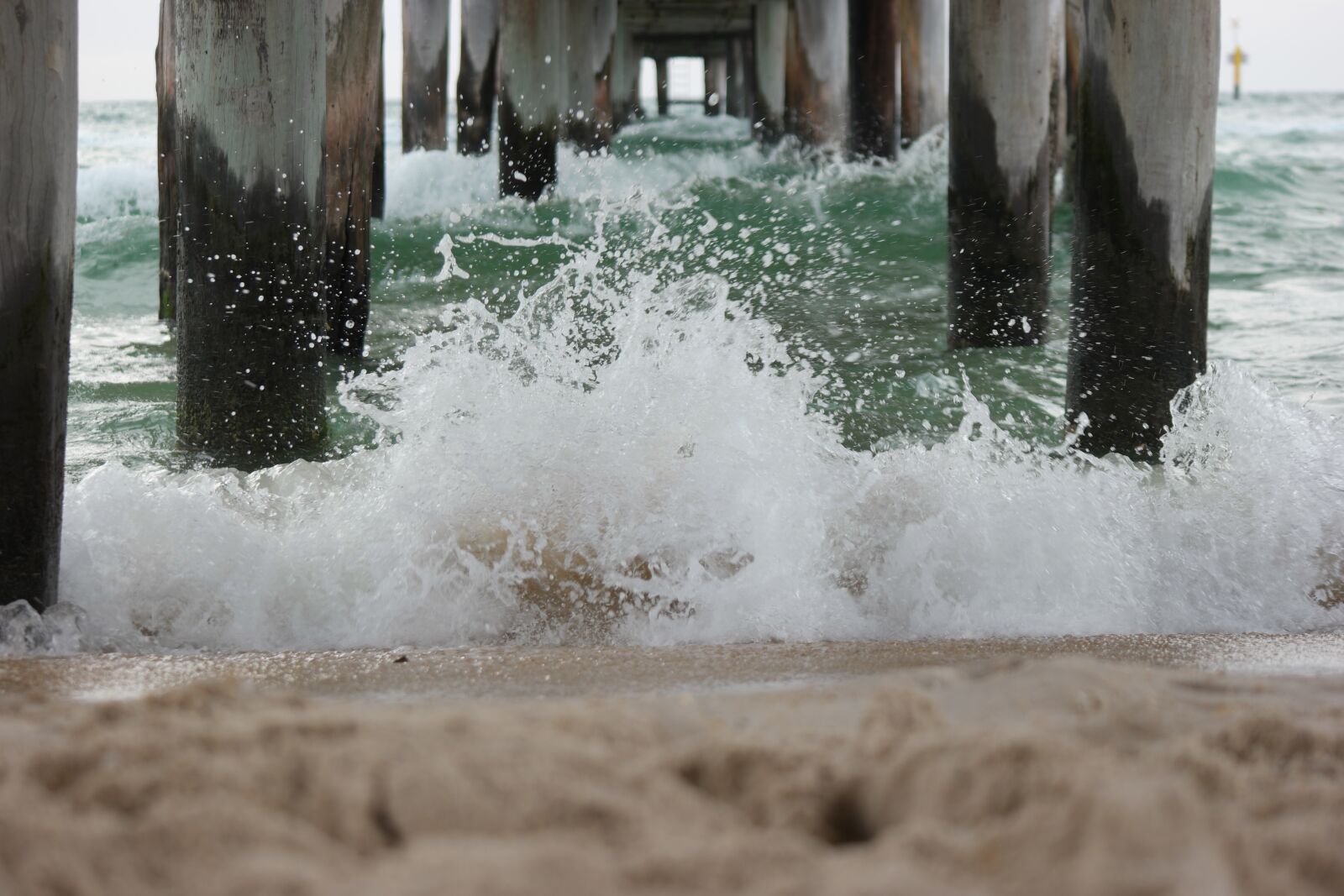 Samsung NX500 sample photo. Waves breaking, waves under photography
