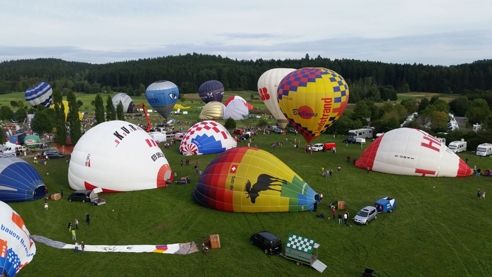 Samsung Galaxy S5 sample photo. Hot air balloon, captive photography