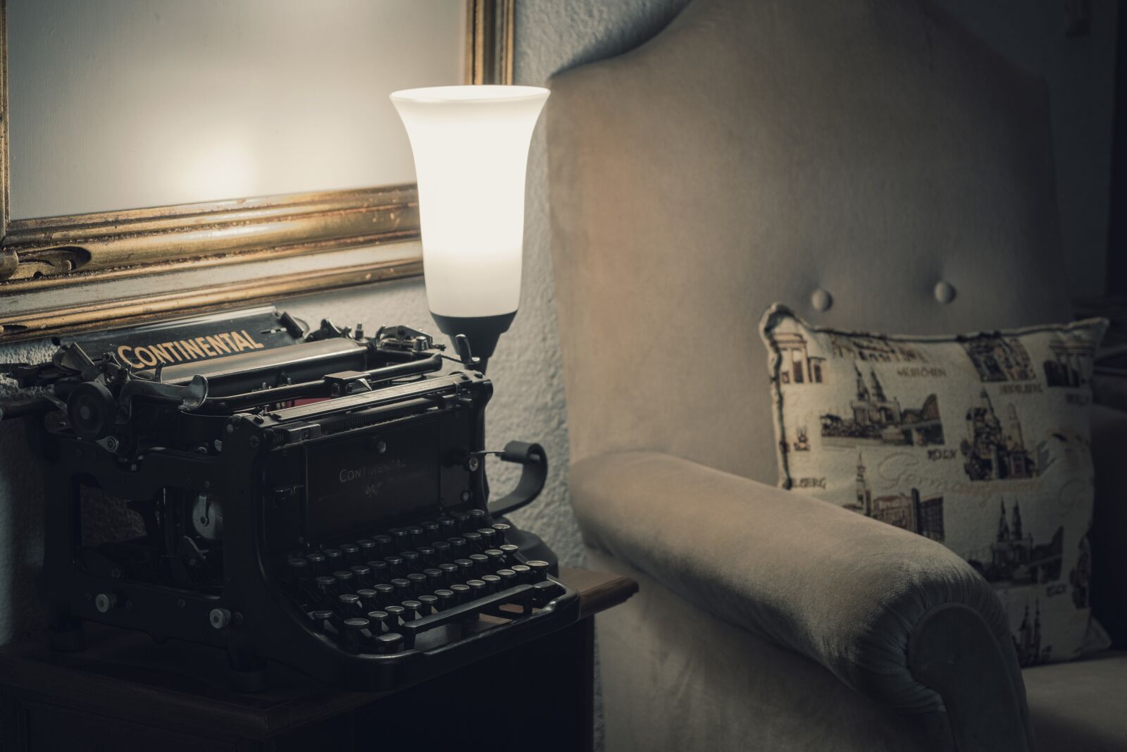 Fujifilm XF 18-55mm F2.8-4 R LM OIS sample photo. Typewriter, technology, write photography