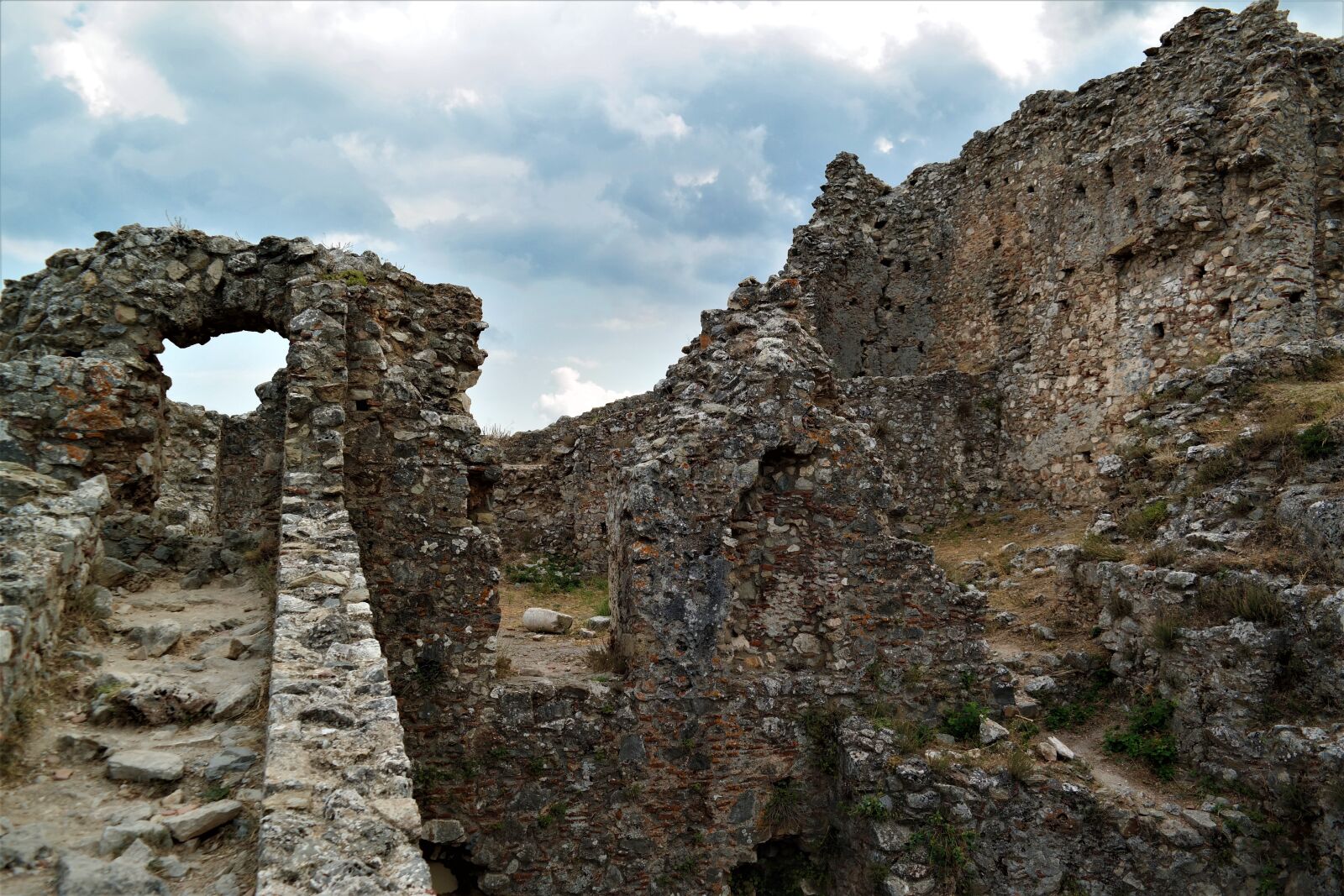 NX 18-55mm F3.5-5.6 sample photo. Ruin, castle, ruined city photography