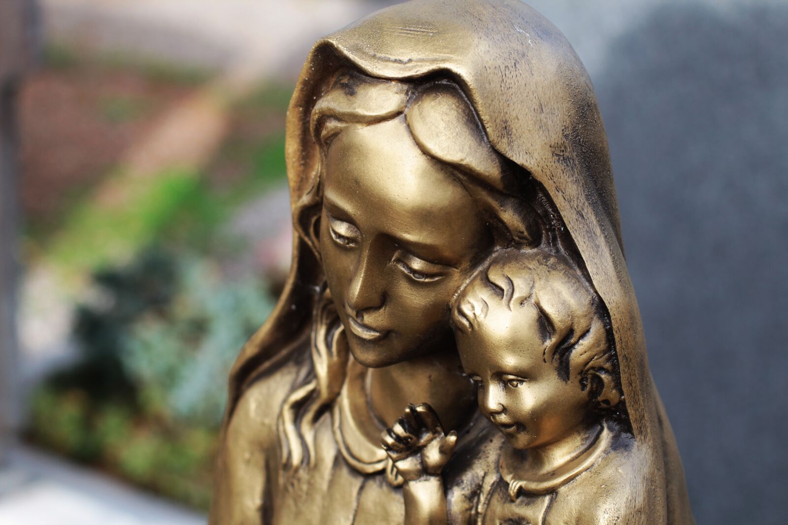 Canon EF 50mm F1.4 USM sample photo. Augsburg, cemetery, tomb photography