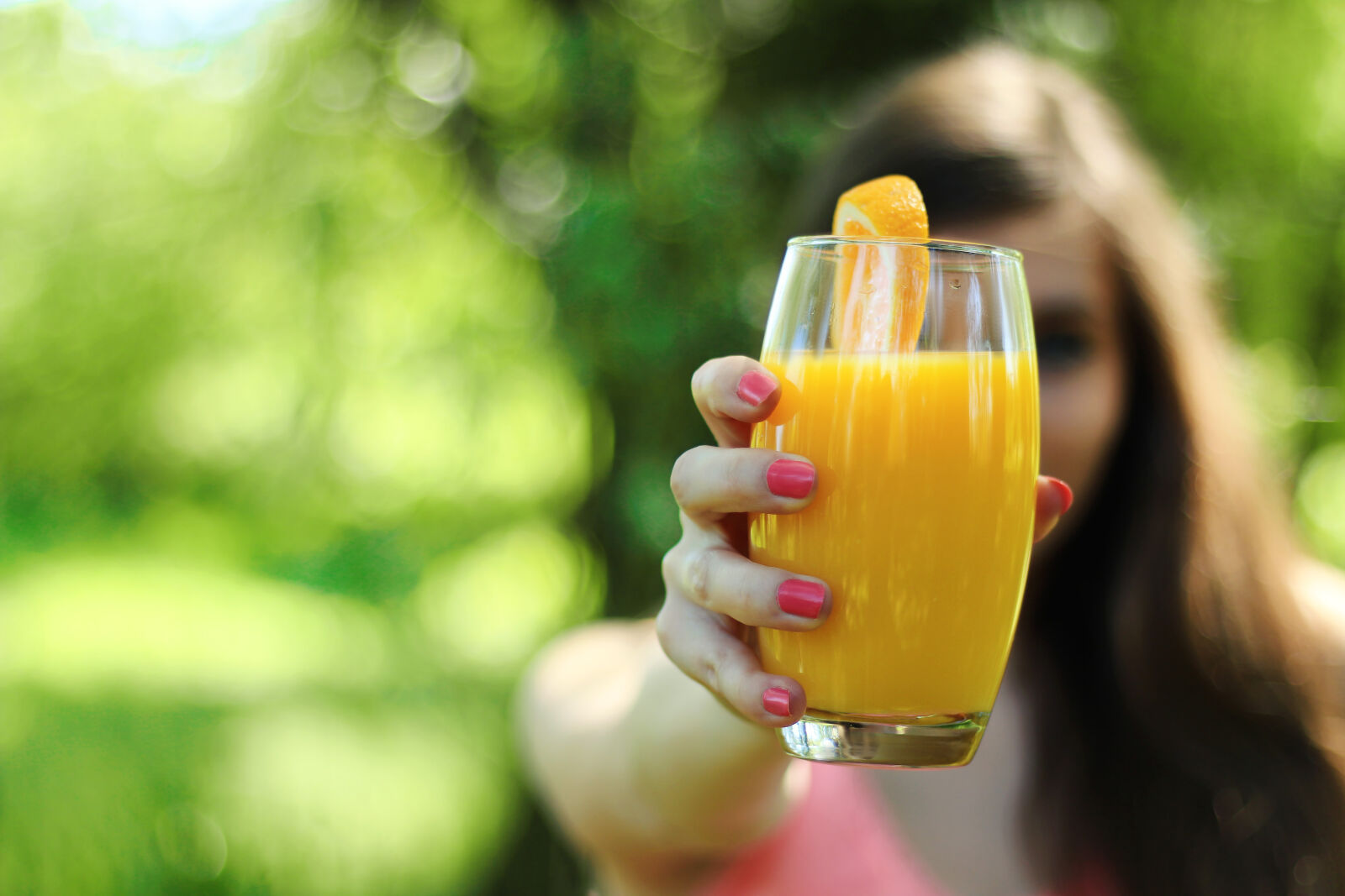 Canon EOS 70D + Canon EF 50mm F1.8 II sample photo. Breakfast, girl, healthy, juicy photography