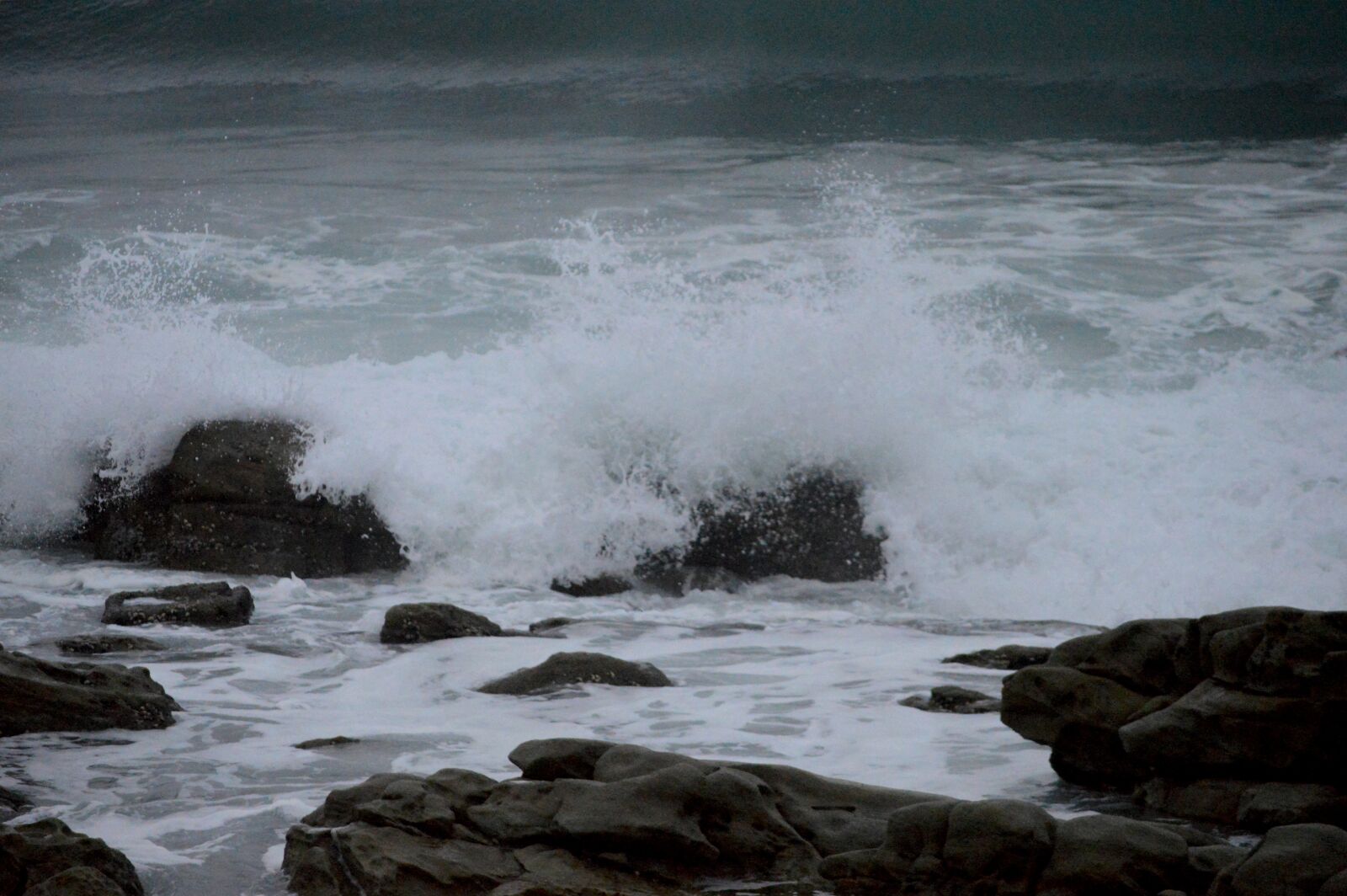 Nikon D3200 sample photo. Waves, ocean, beach photography