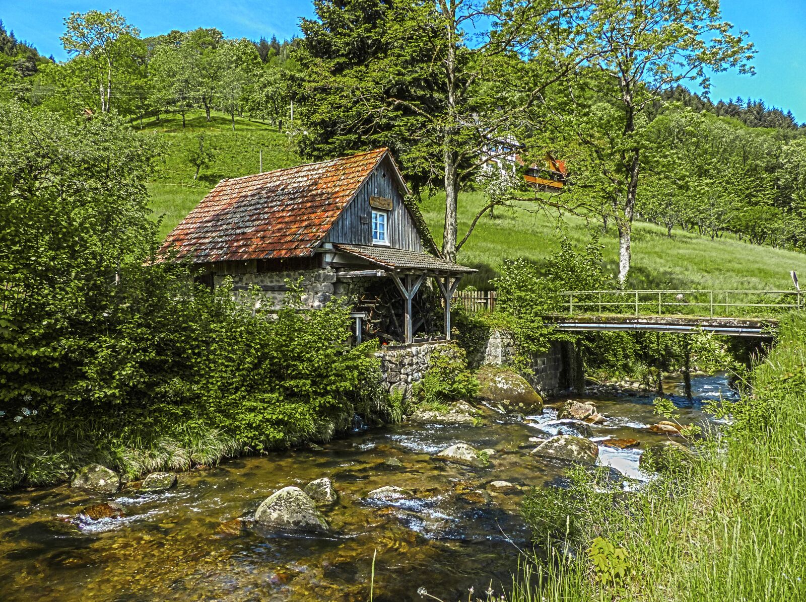 Panasonic Lumix DMC-FZ200 sample photo. Mill, landscape, mood photography