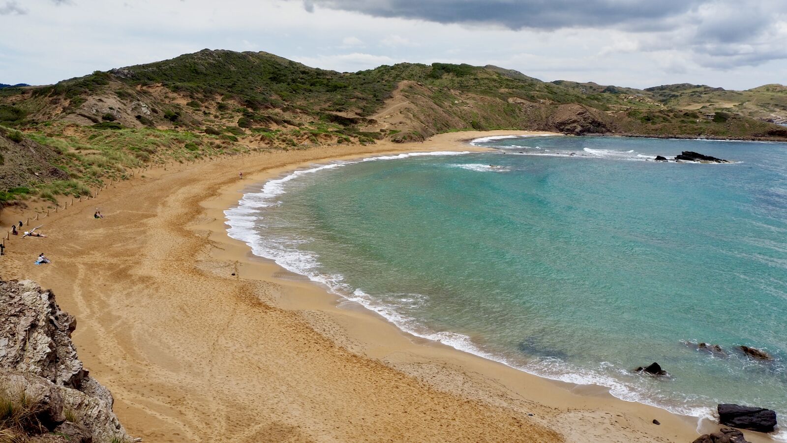 Olympus OM-D E-M10 III sample photo. Landscape, sea, beach photography