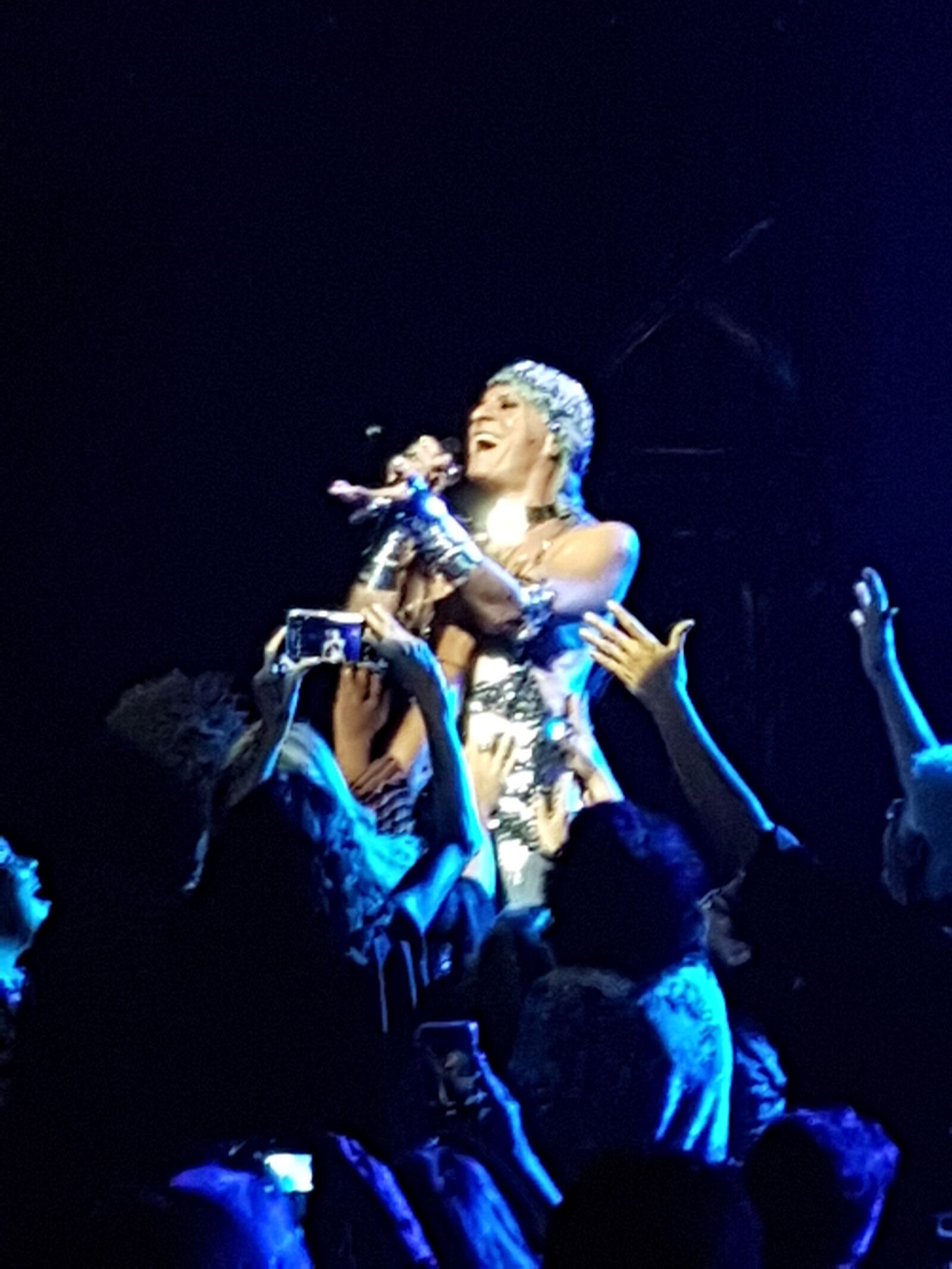 Samsung Galaxy S7 Edge sample photo. Music, stage, microphone photography