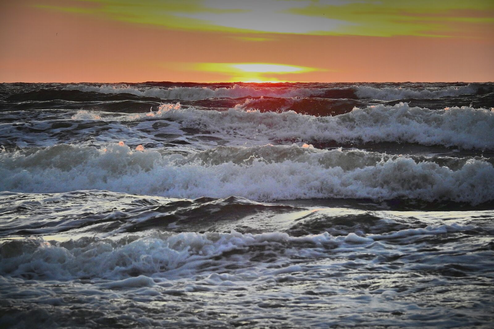 Nikon Coolpix P900 sample photo. The waves, sea, sunset photography